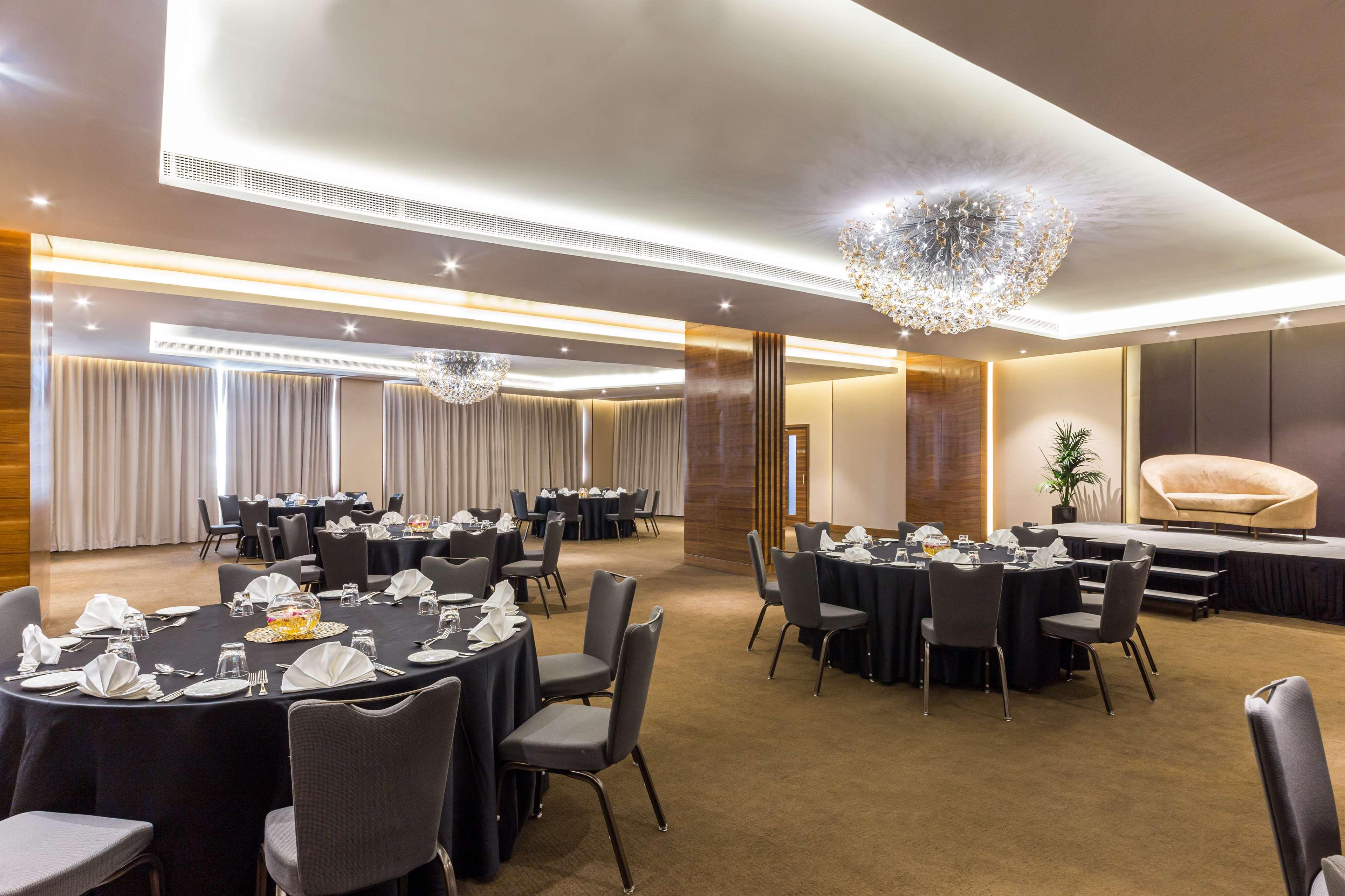 Radisson Blu Hotel, Dubai Waterfront - photo