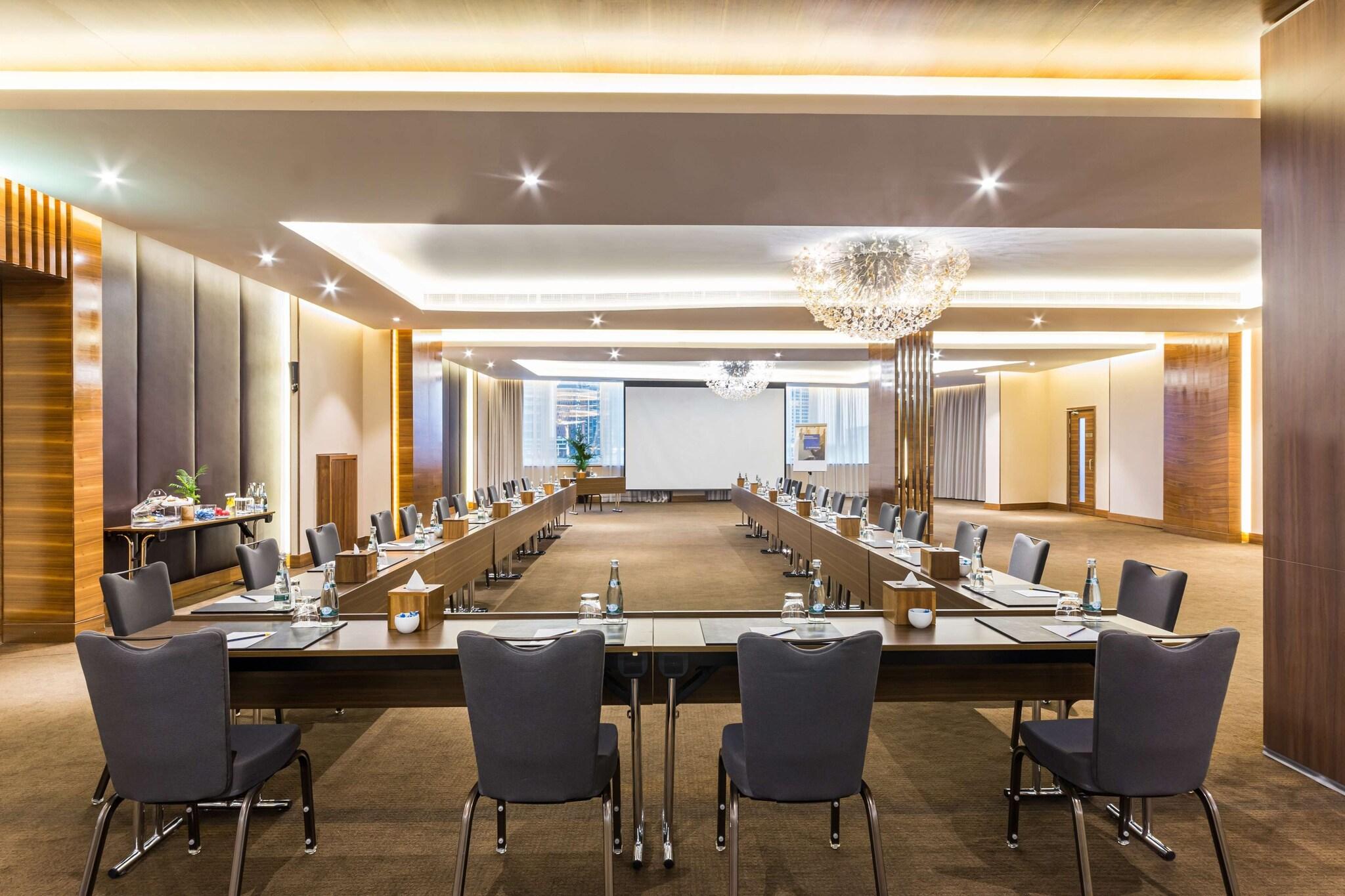 Radisson Blu Hotel, Dubai Waterfront - photo