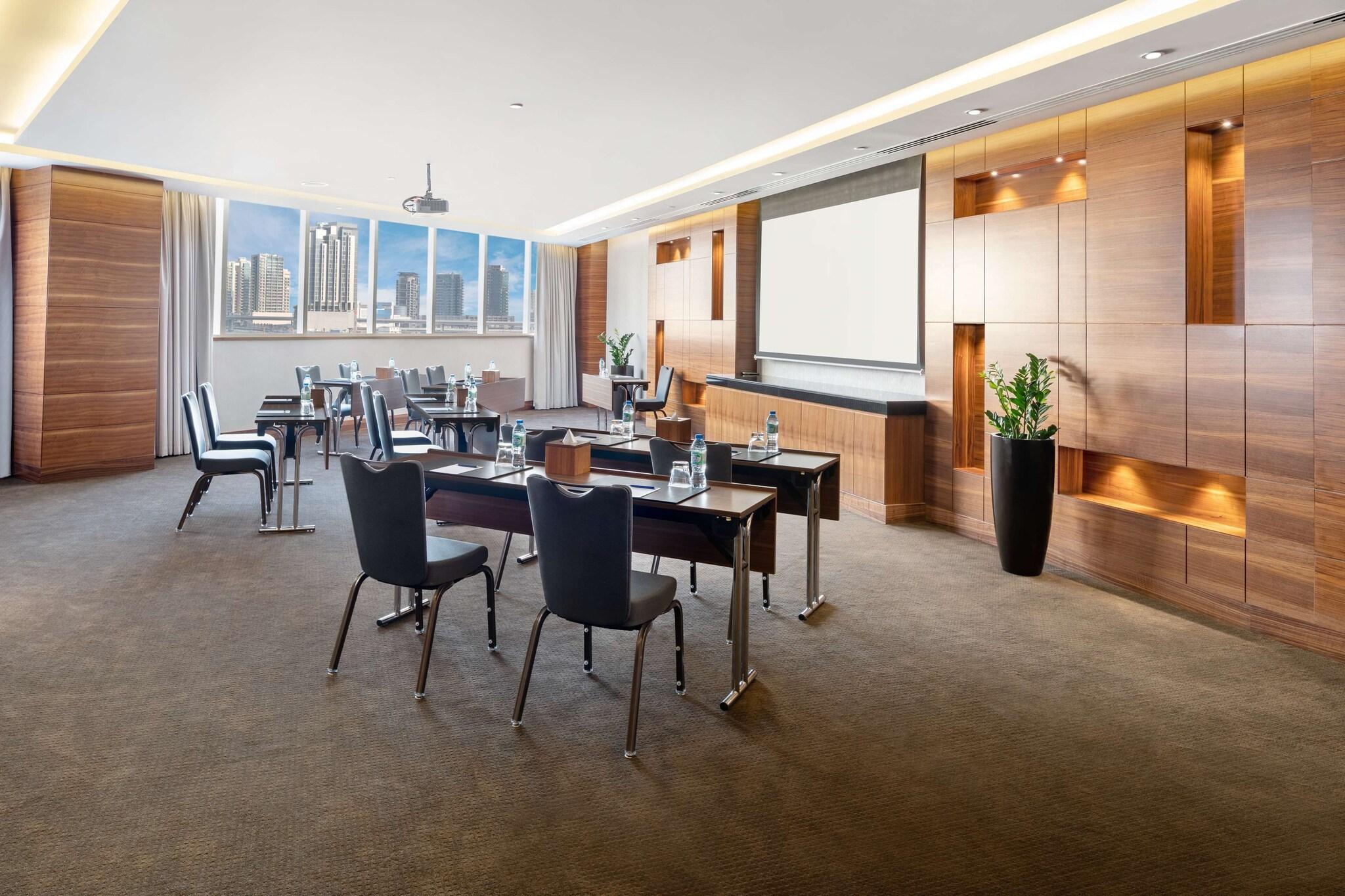 Radisson Blu Hotel, Dubai Waterfront - photo