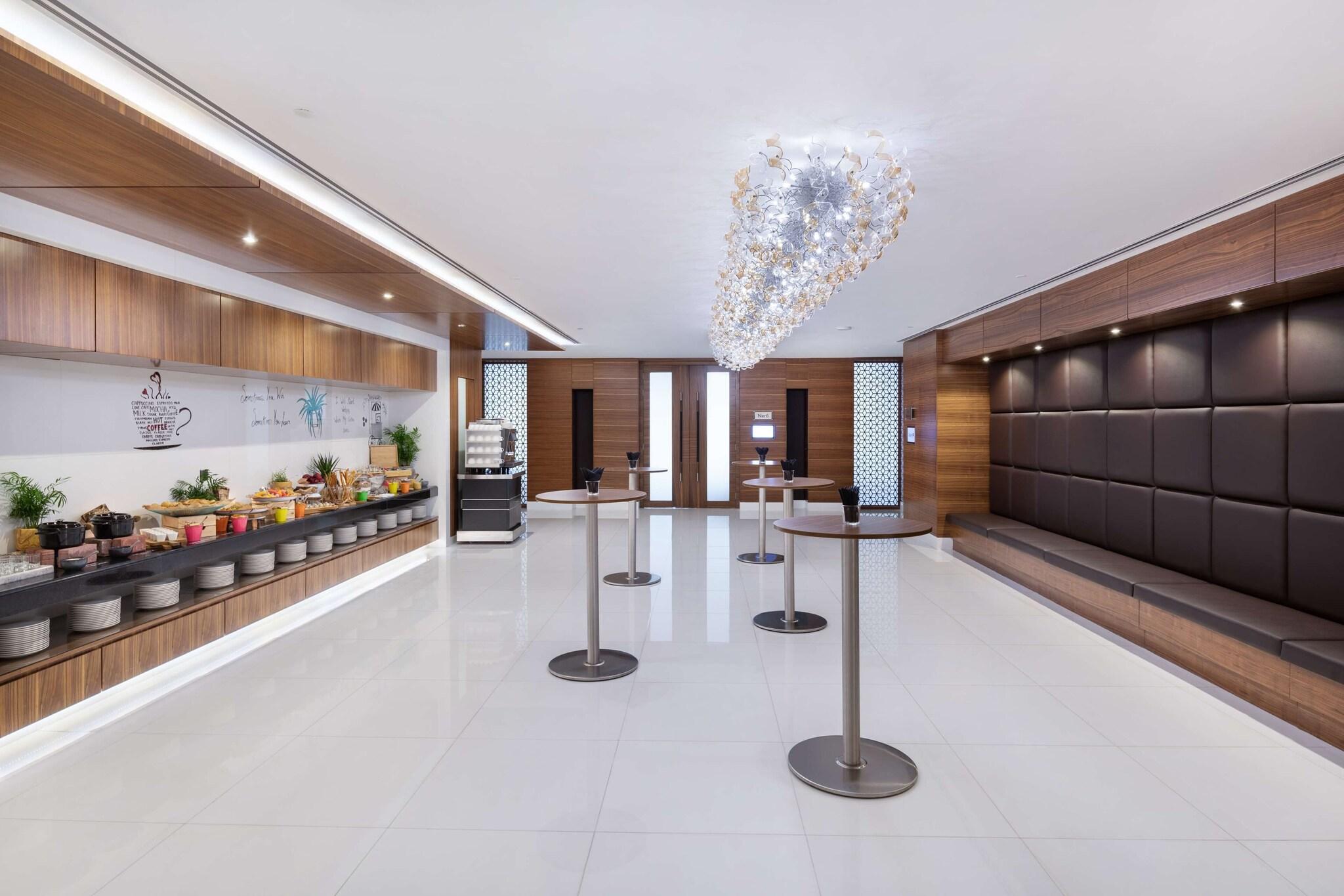 Radisson Blu Hotel, Dubai Waterfront - photo