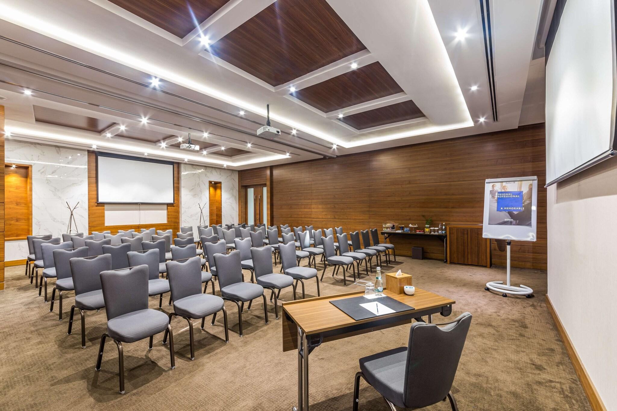 Radisson Blu Hotel, Dubai Waterfront - photo