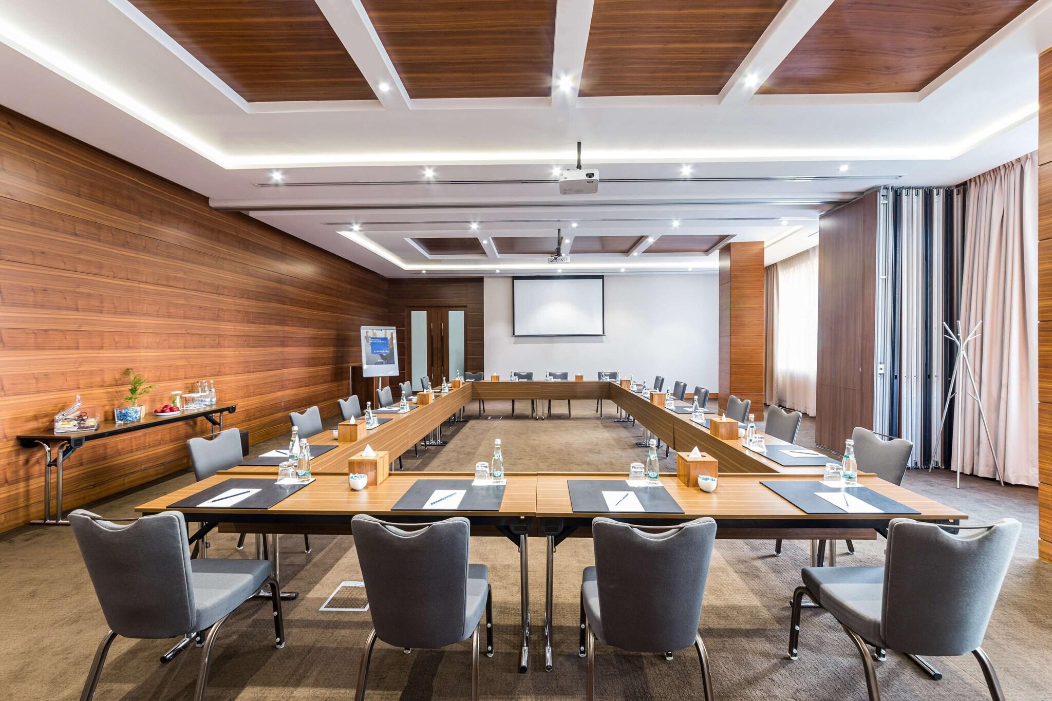 Radisson Blu Hotel, Dubai Waterfront - photo