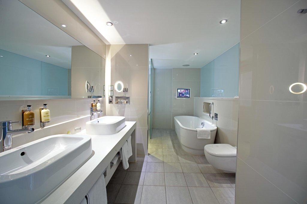 Holiday Inn Bristol City Center