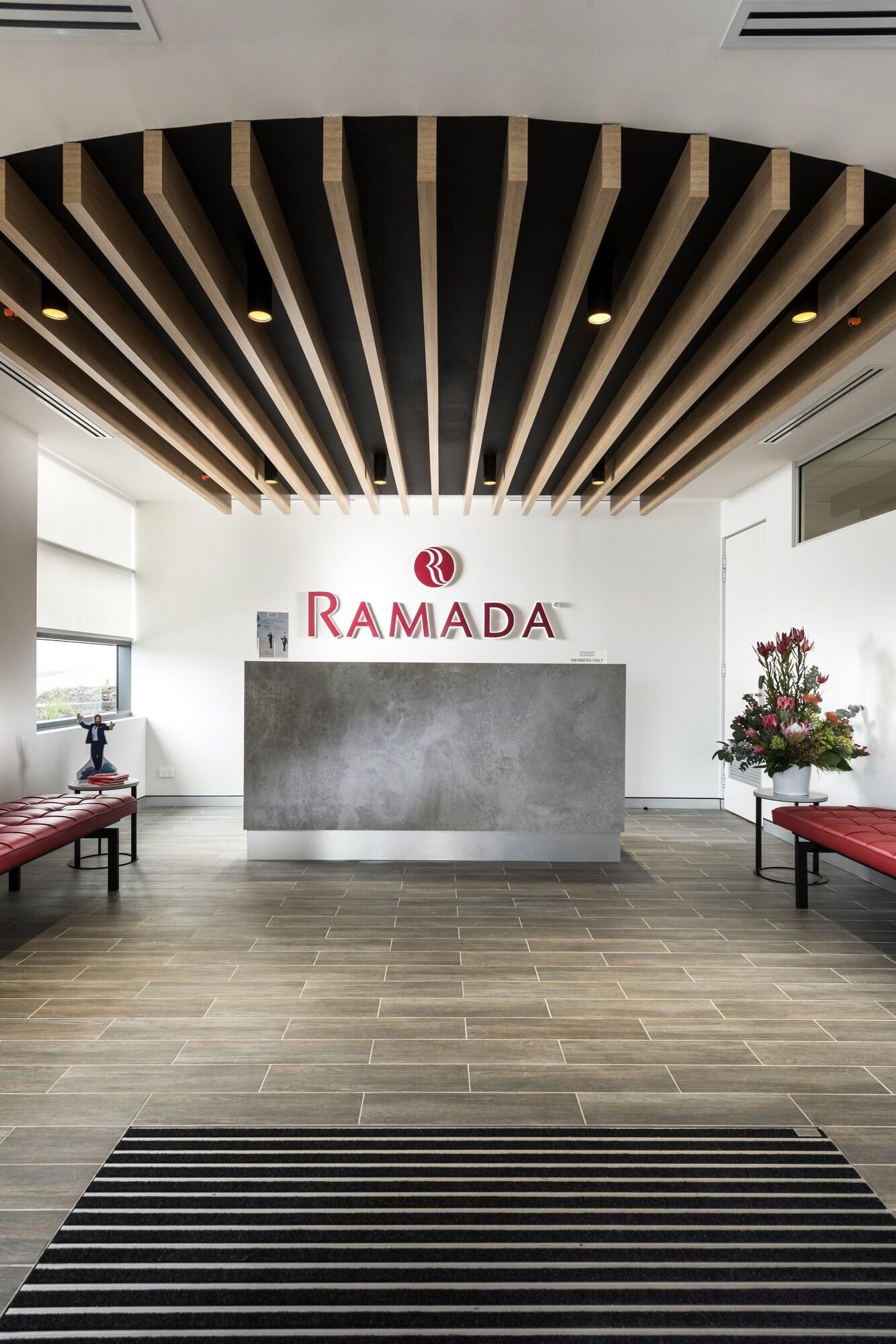 Ramada by Wyndham VetroBlu Scarborough Beach by null