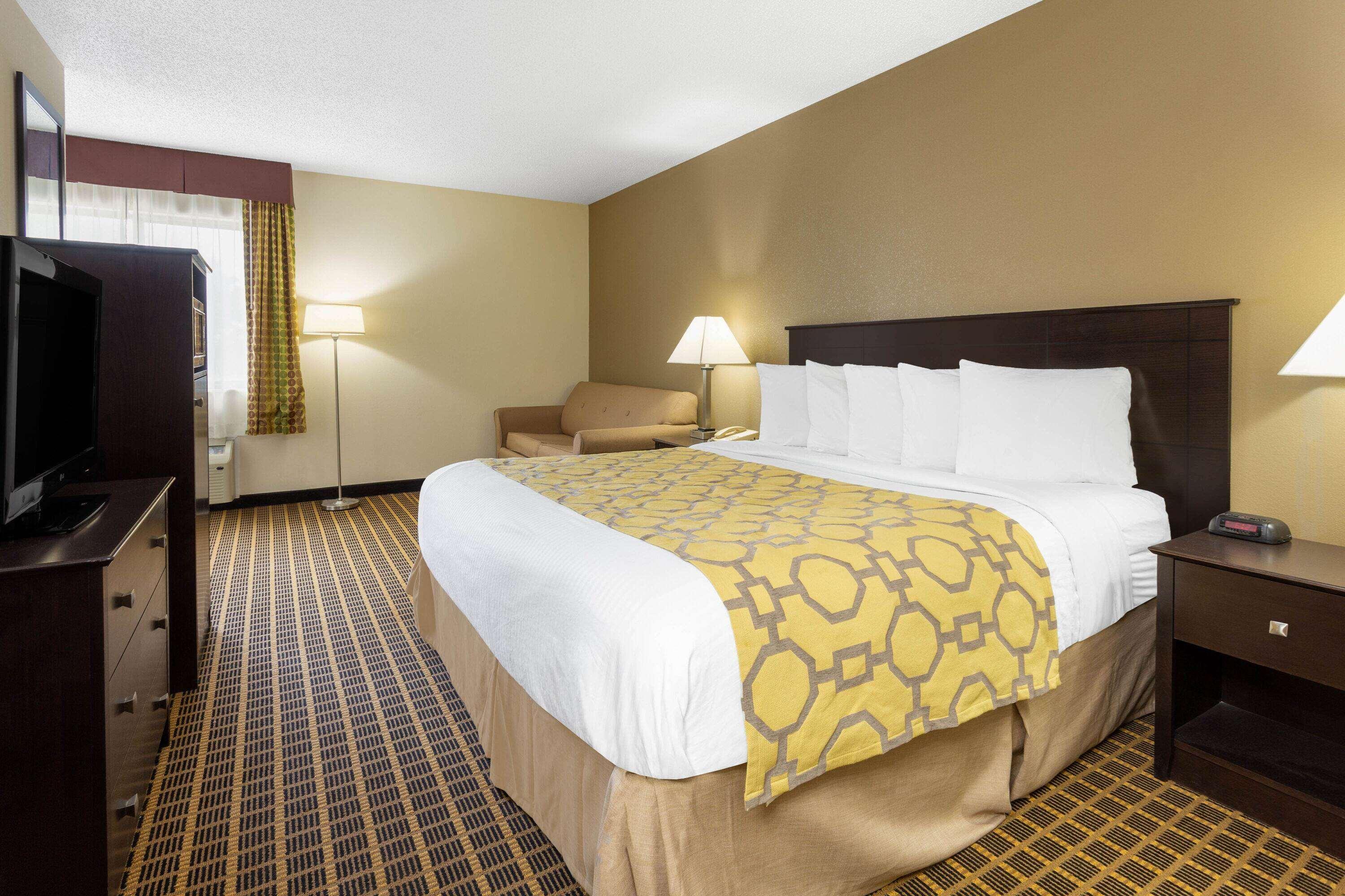 Baymont By Wyndham Harvard