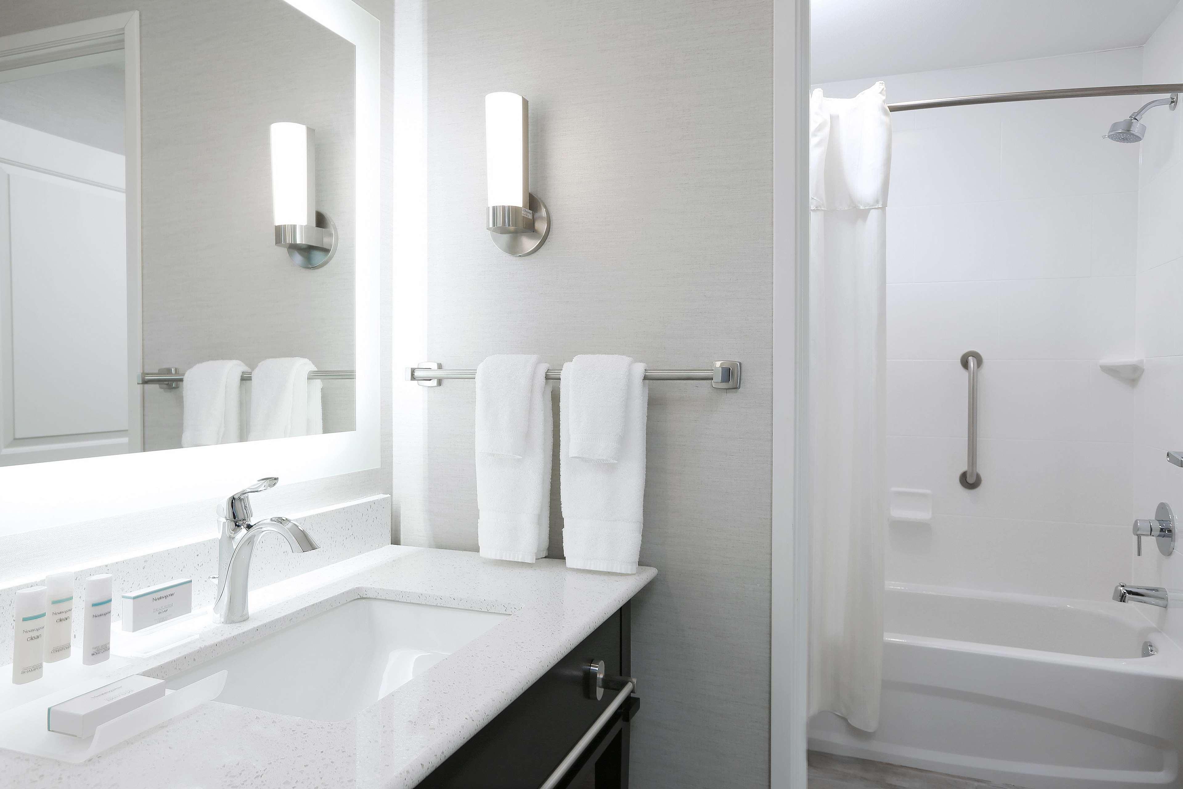 Homewood Suites West Fargo/Sanford Medical Center
