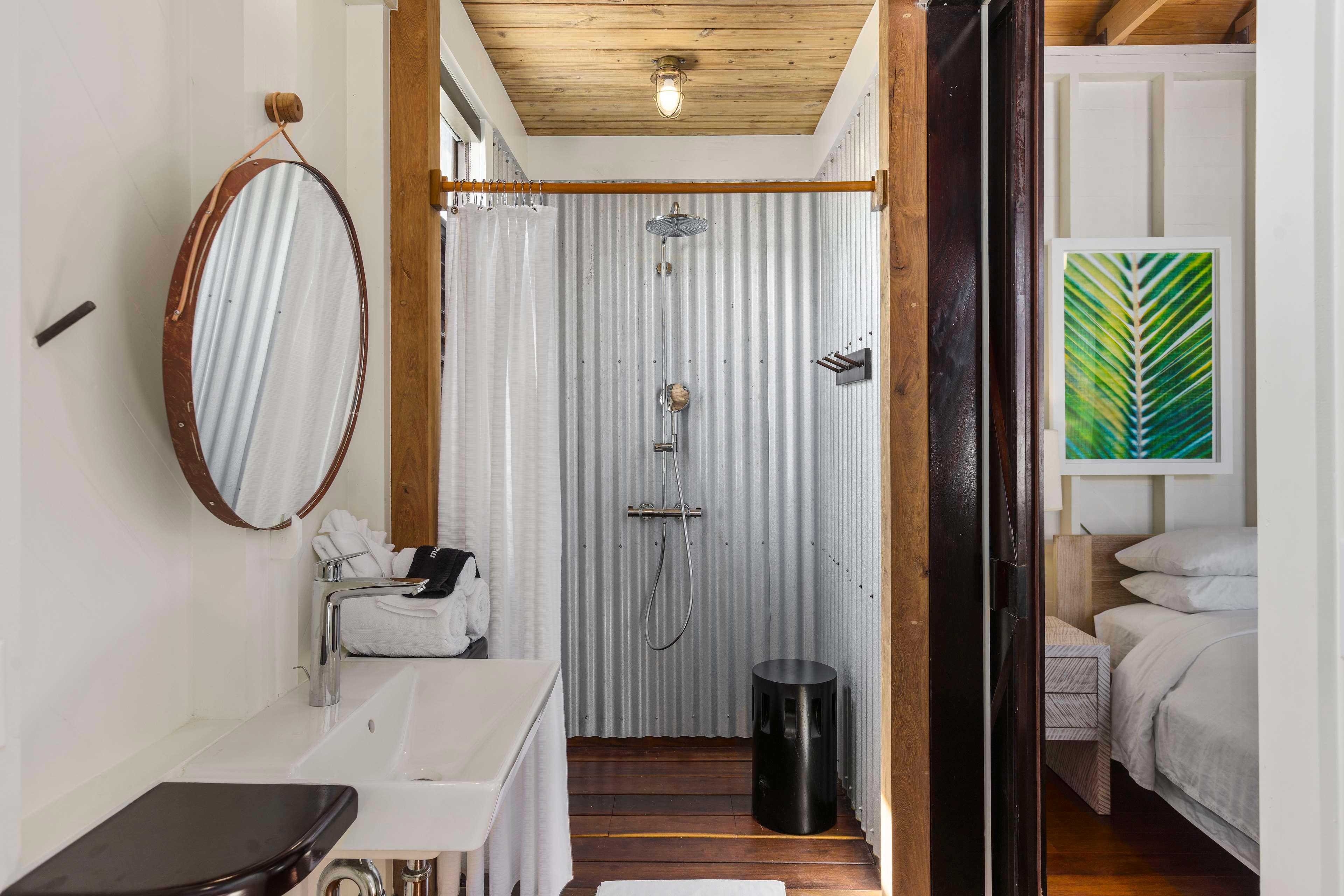 Mahogany Bay Resort & Beach Club, Curio Collection