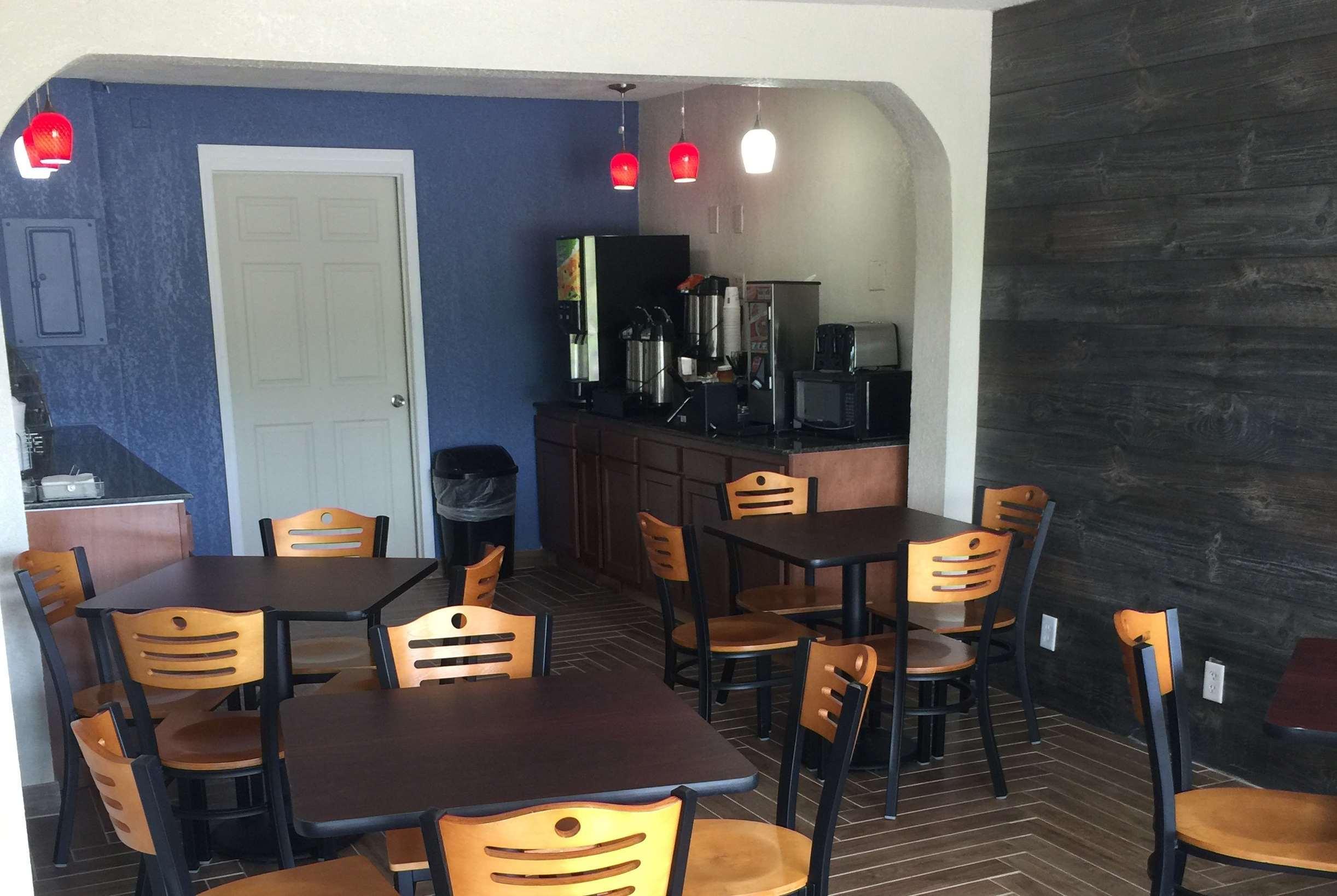 Super 8 by Wyndham Florence