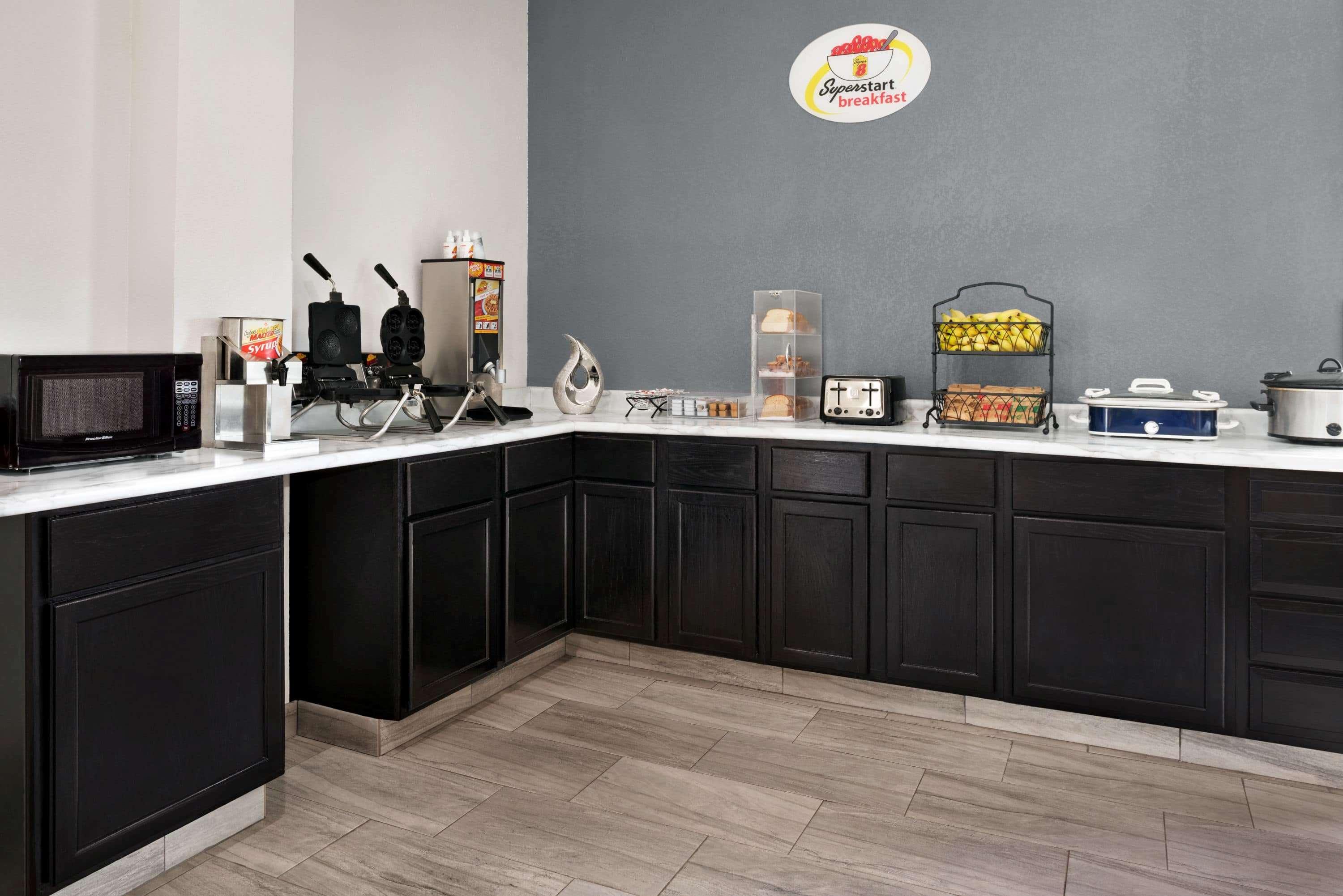 Super 8 By Wyndham Des Moines