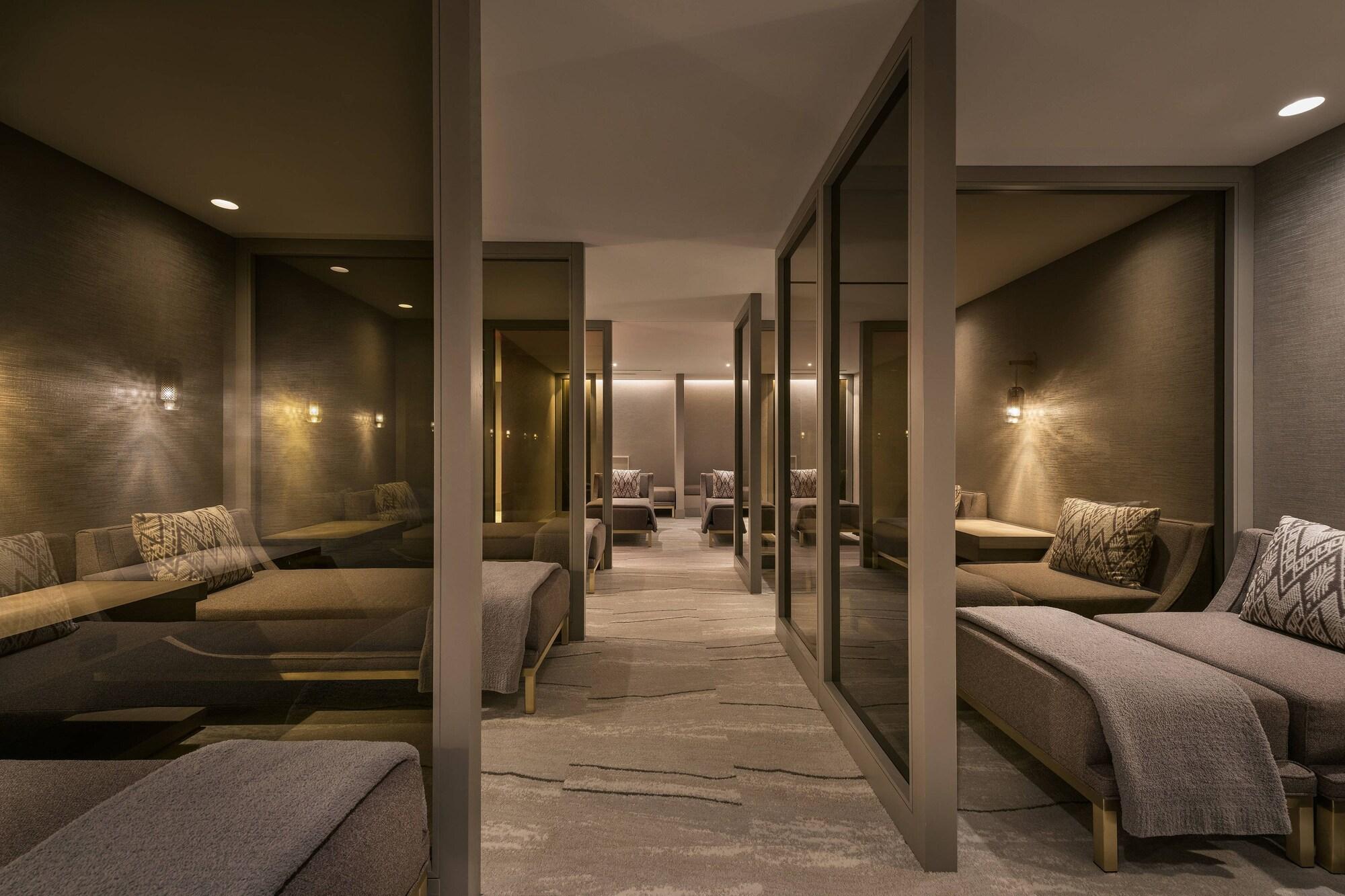 Canyon Suites At The Phoenician, Luxury Collection
