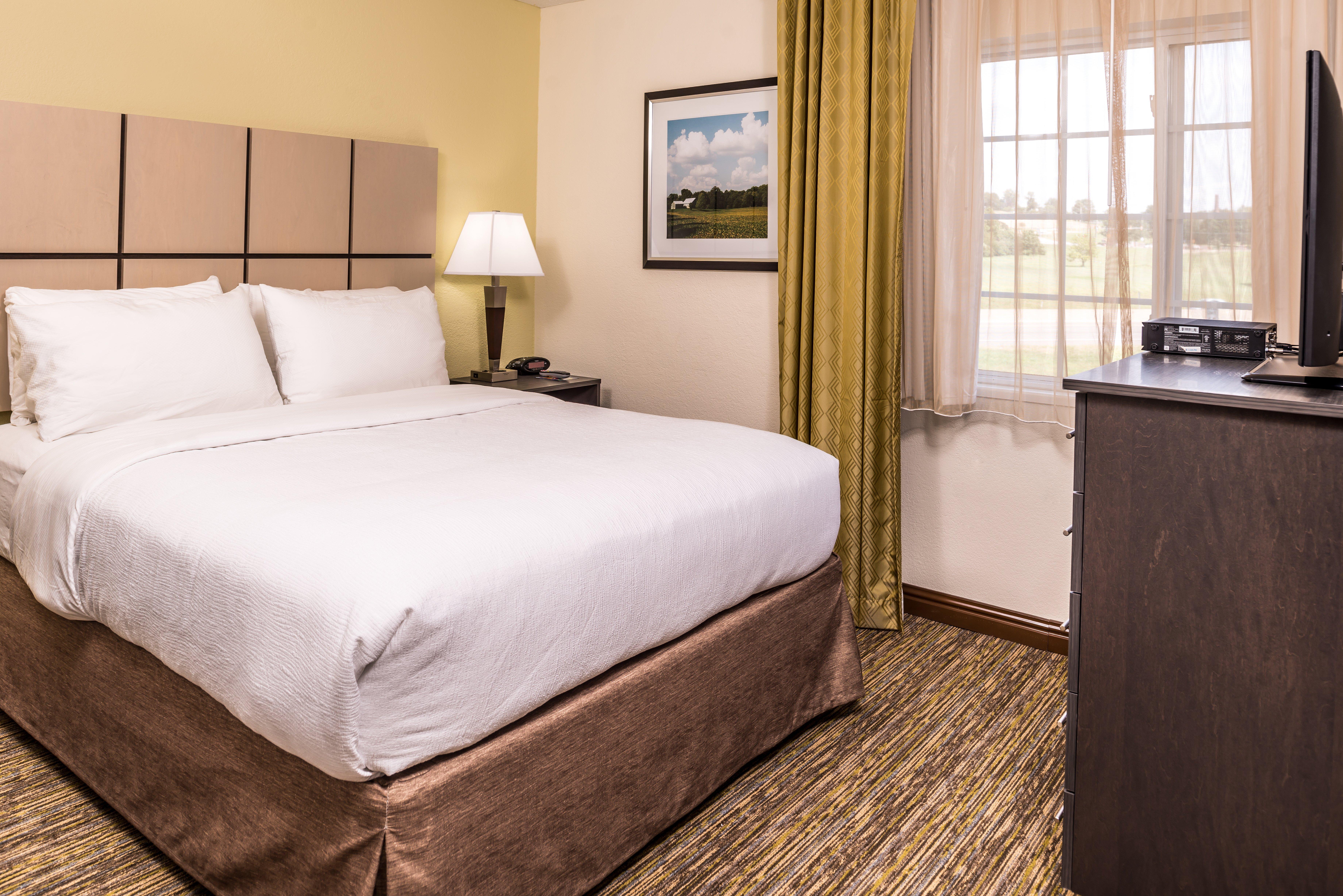 Candlewood Suites Topeka West