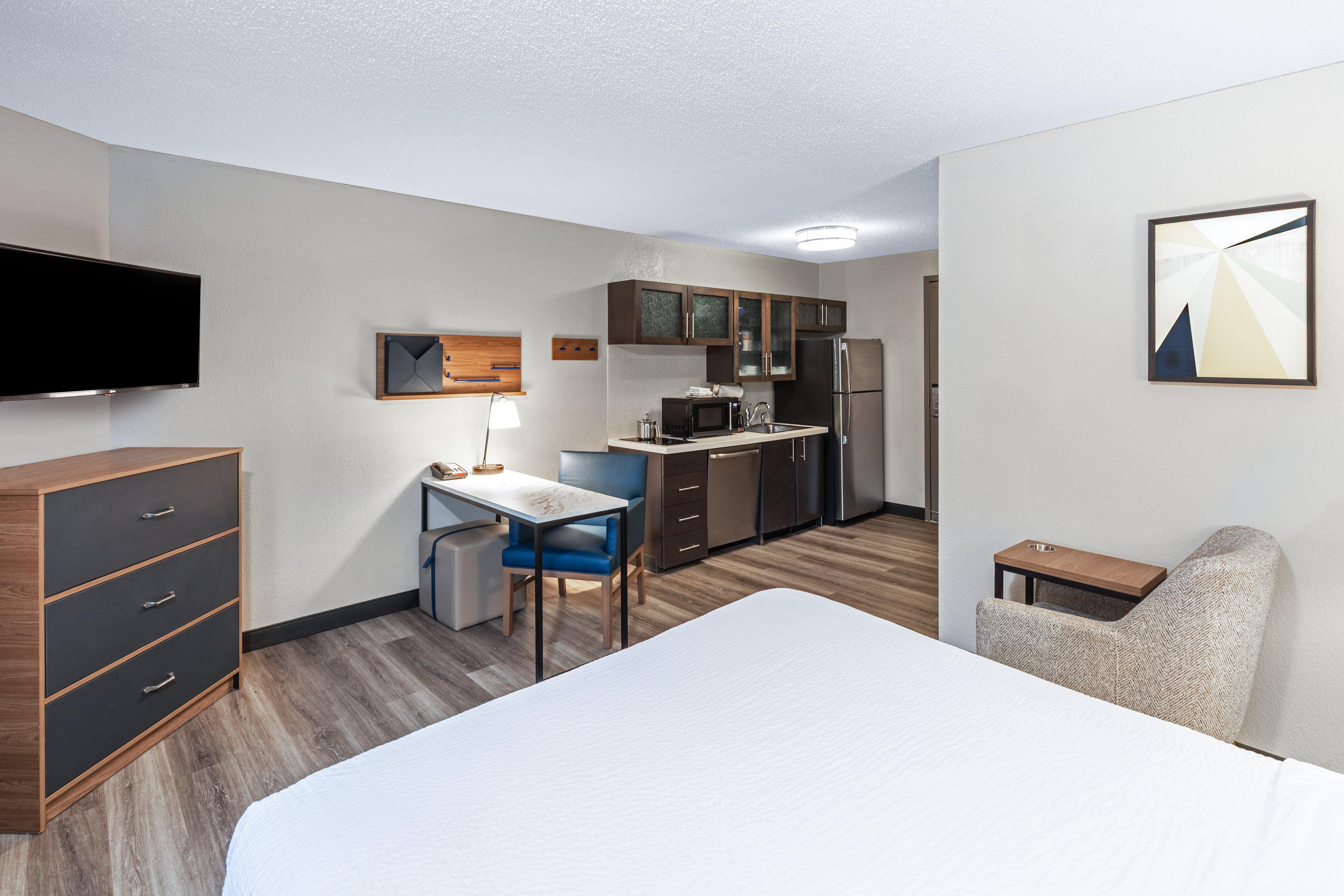 Candlewood Suites Topeka West