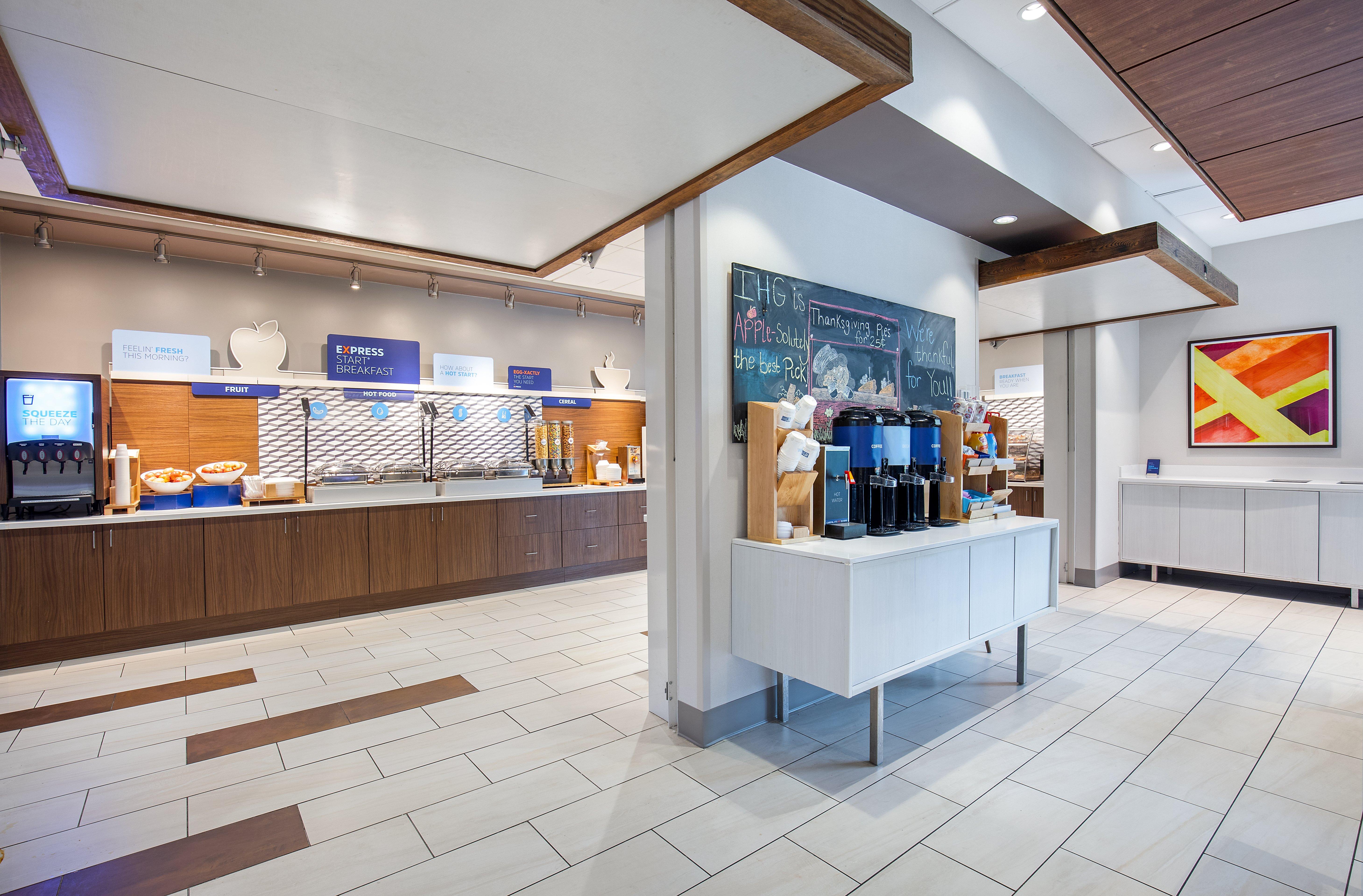 Holiday Inn Express and Suites Carrollton West