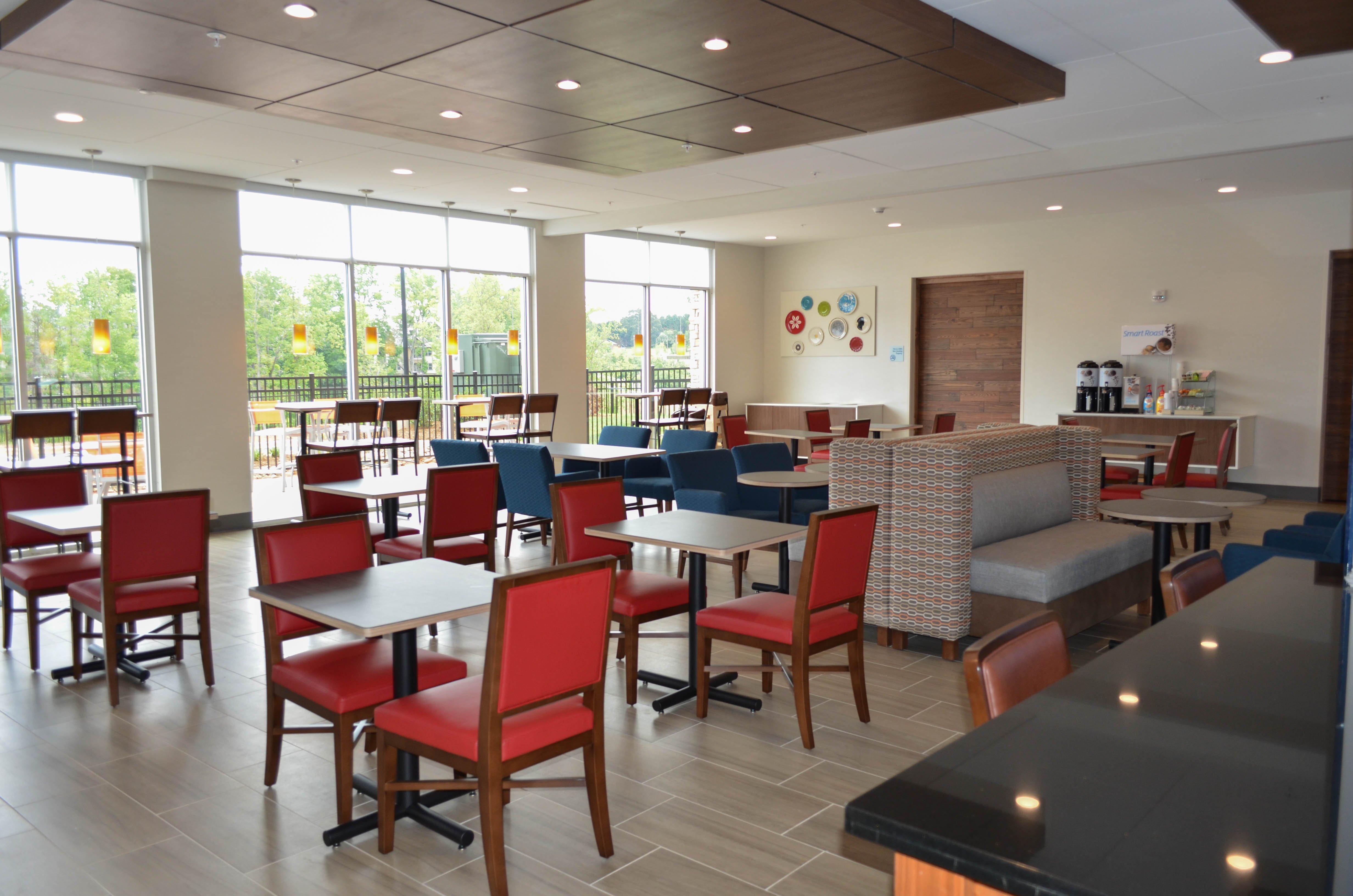 Holiday Inn Express Charlotte Ne University Area