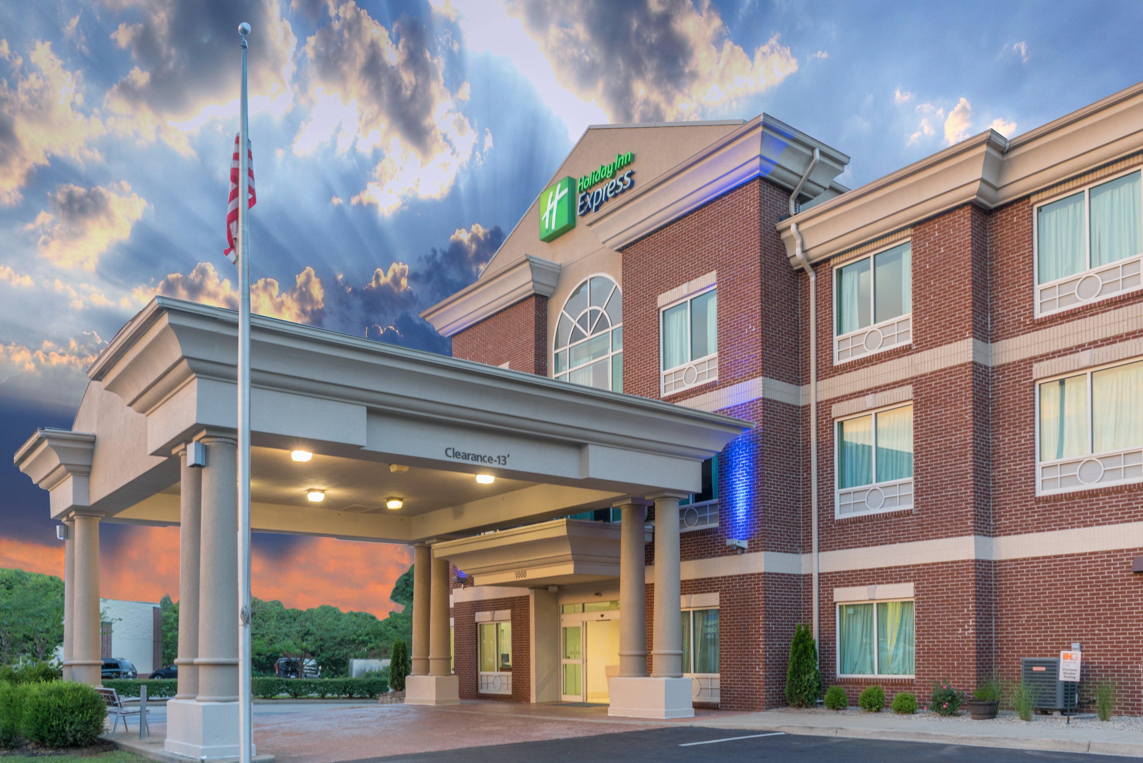 Holiday Inn Express and Suites Frankfort