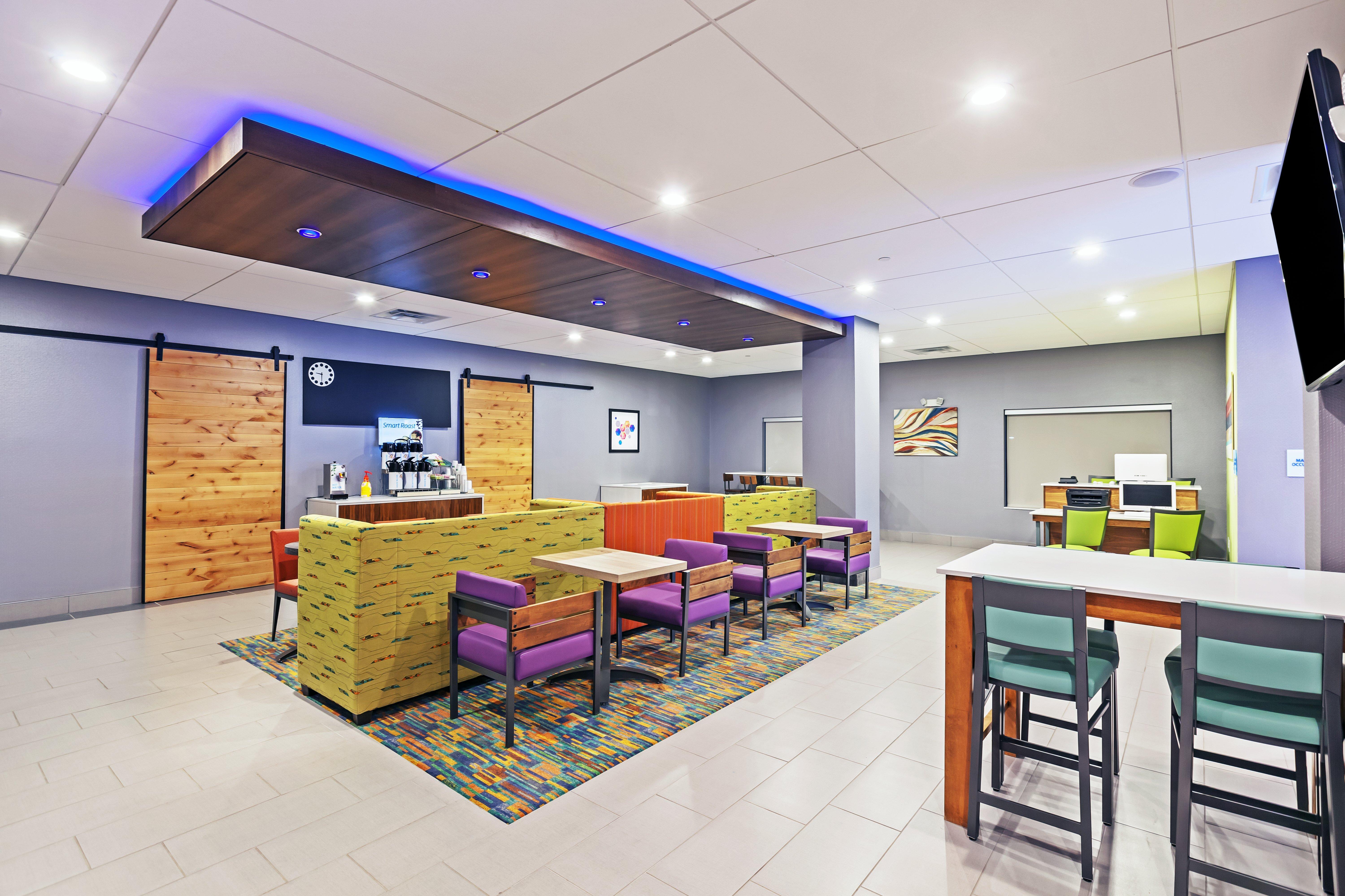 Holiday Inn Express and Suites Perryton