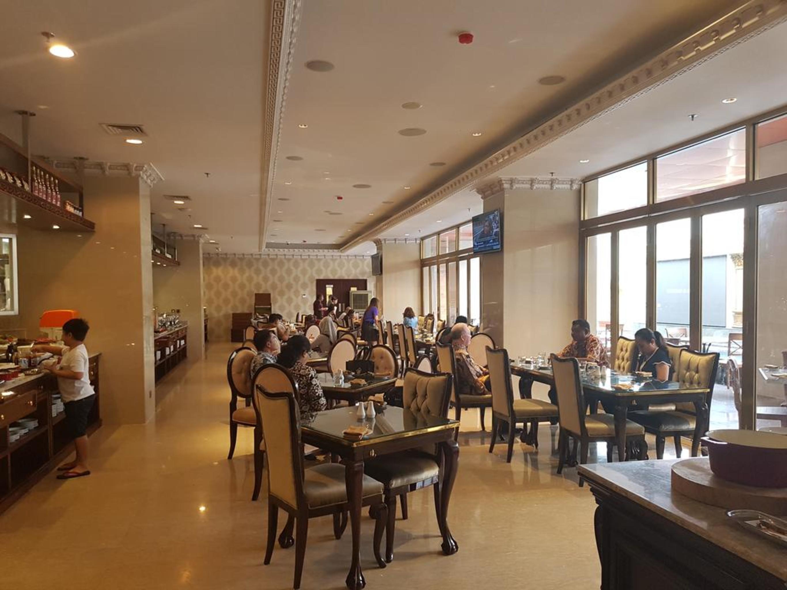 Myko Hotel and Convention Center Makassa