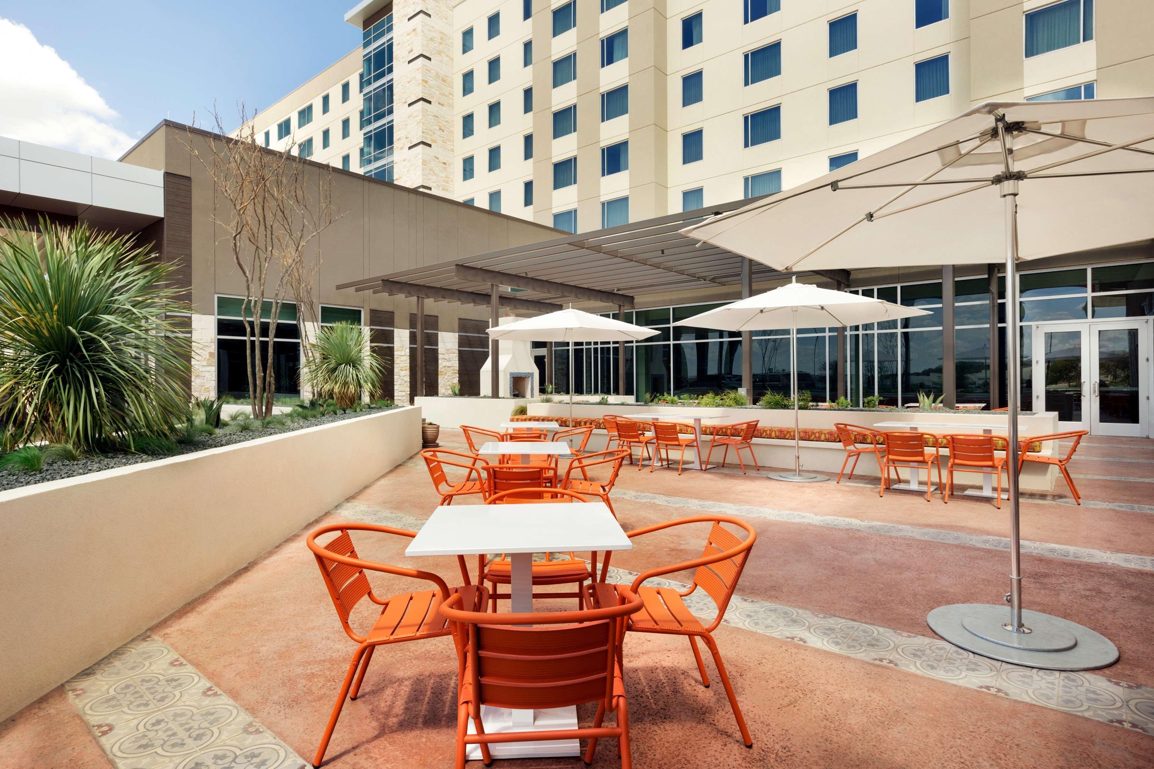 Embassy Suites by Hilton San Antonio Landmark image