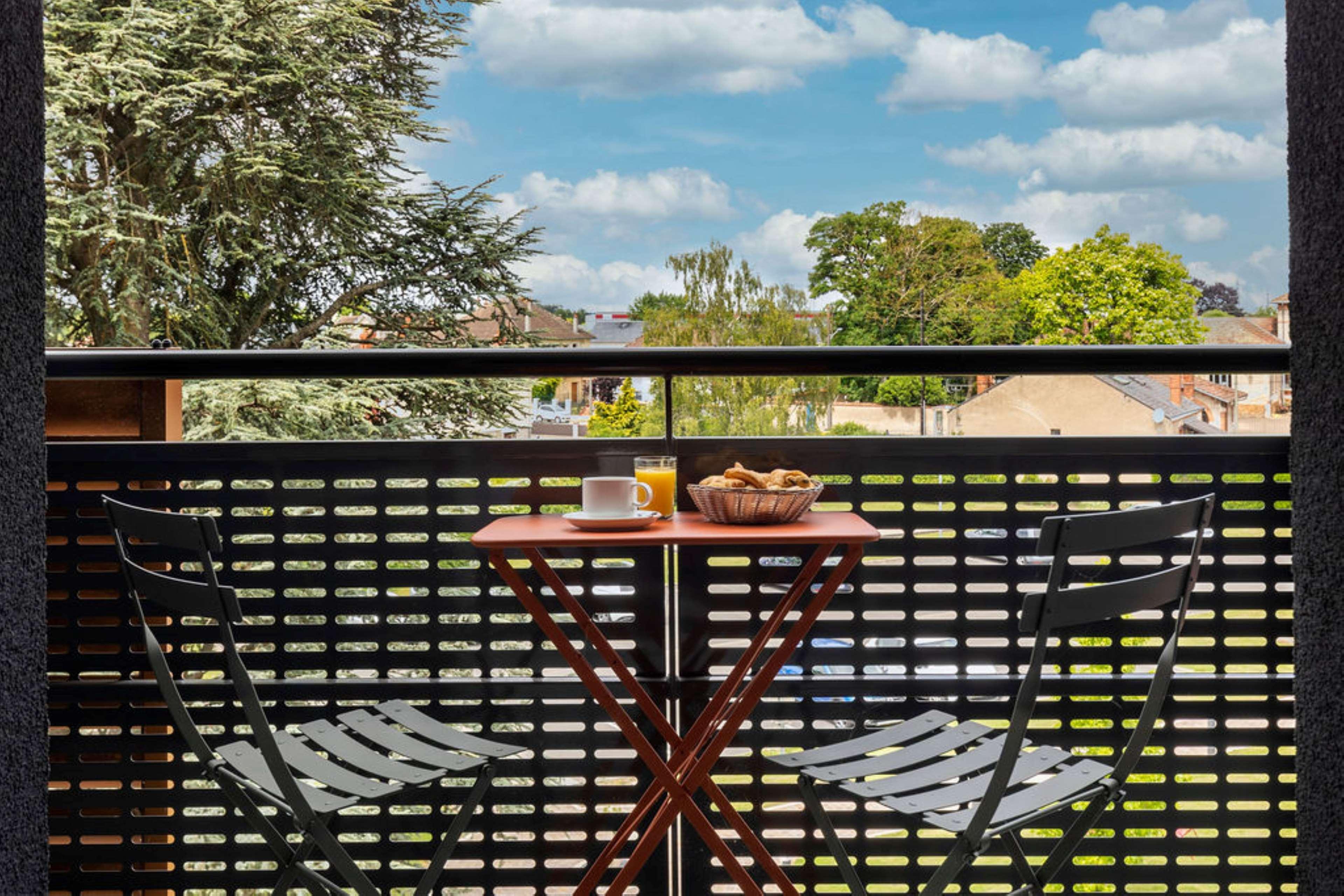 Best Western La Porte Des Chateaux