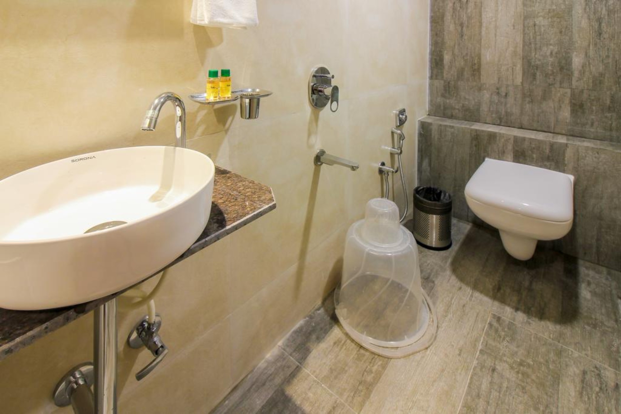 FabHotel Aksa International Andheri East