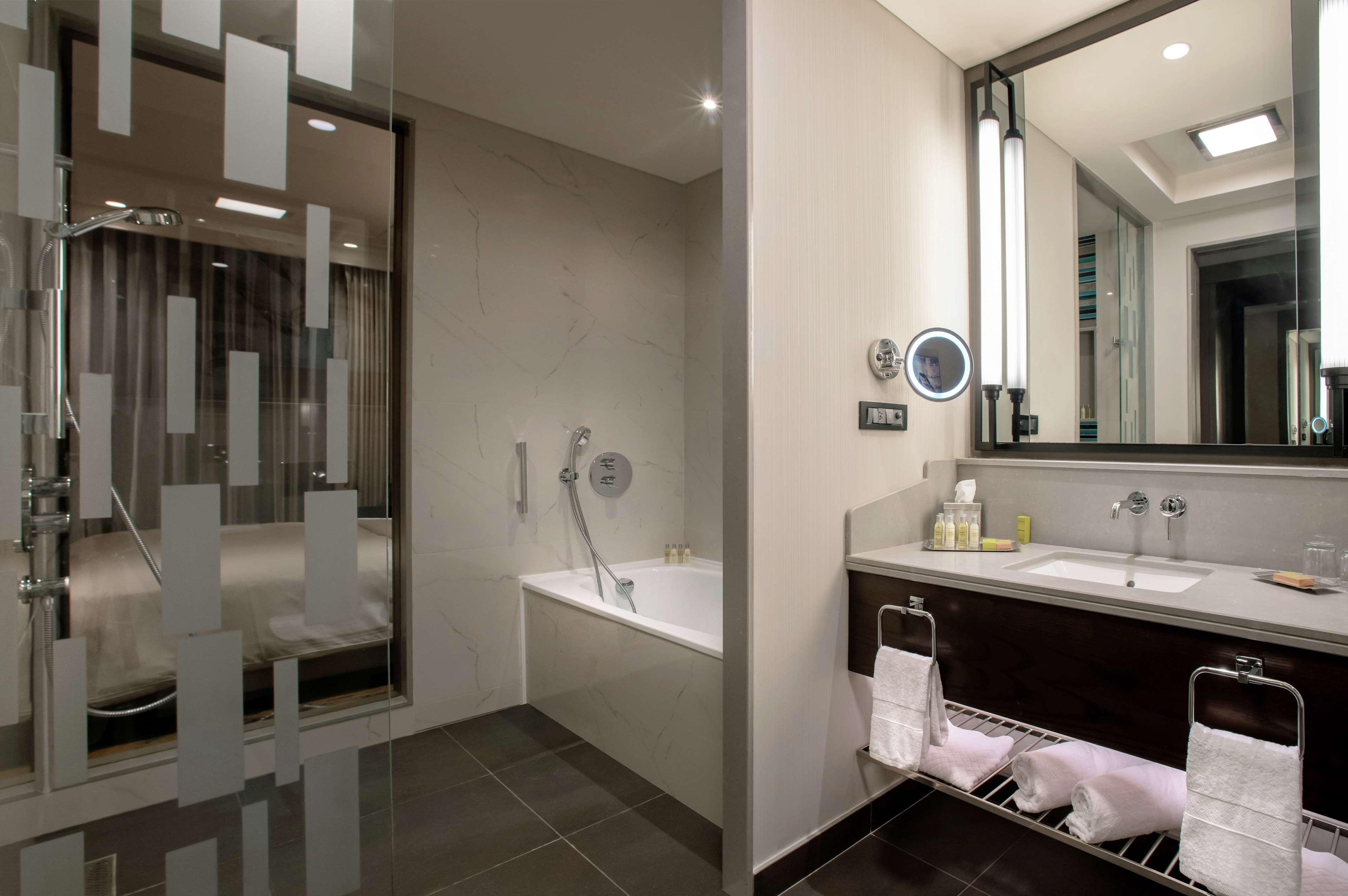 Hilton Istanbul Bakirkoy - Фото 3