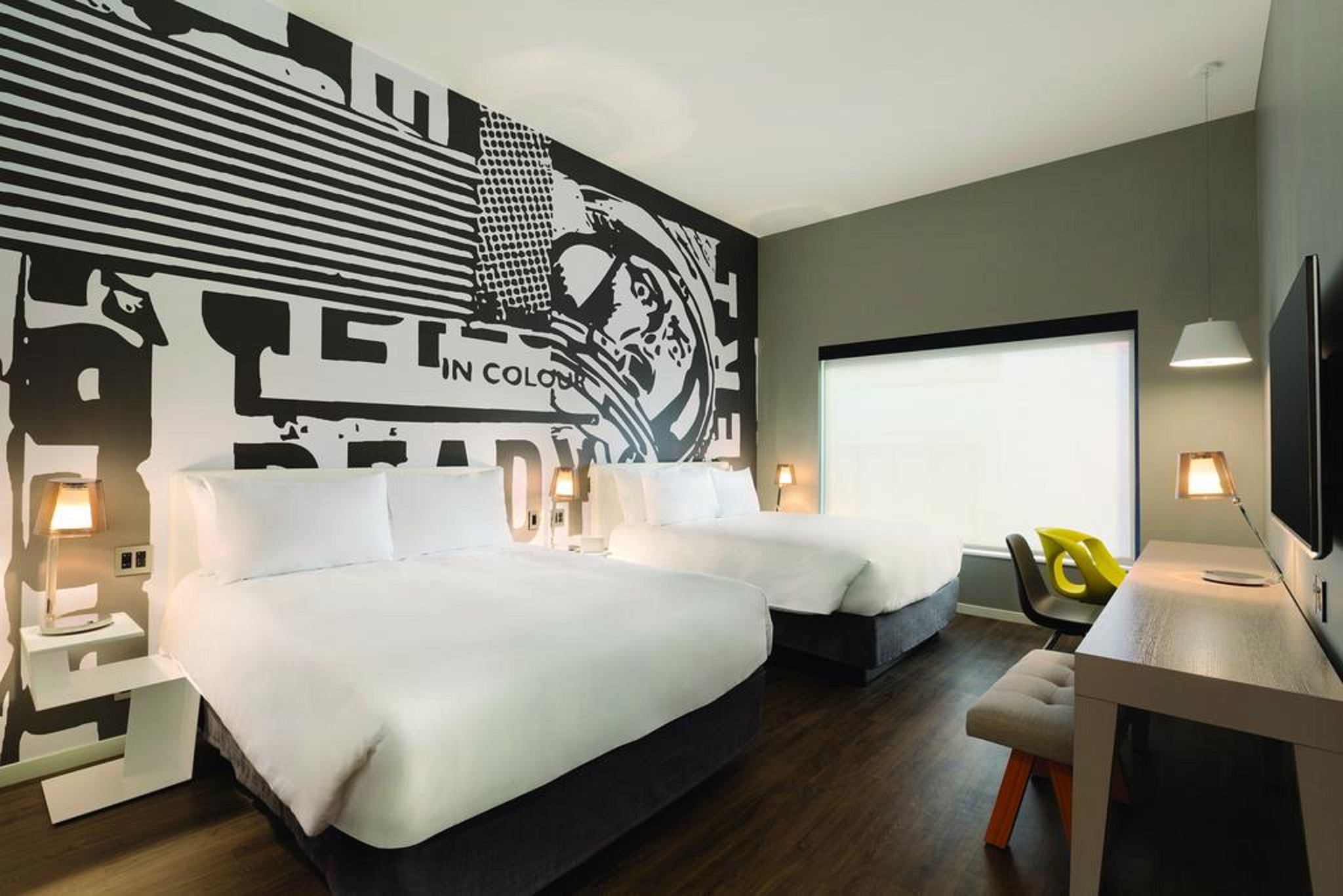 Radisson RED Minneapolis Downtown by null