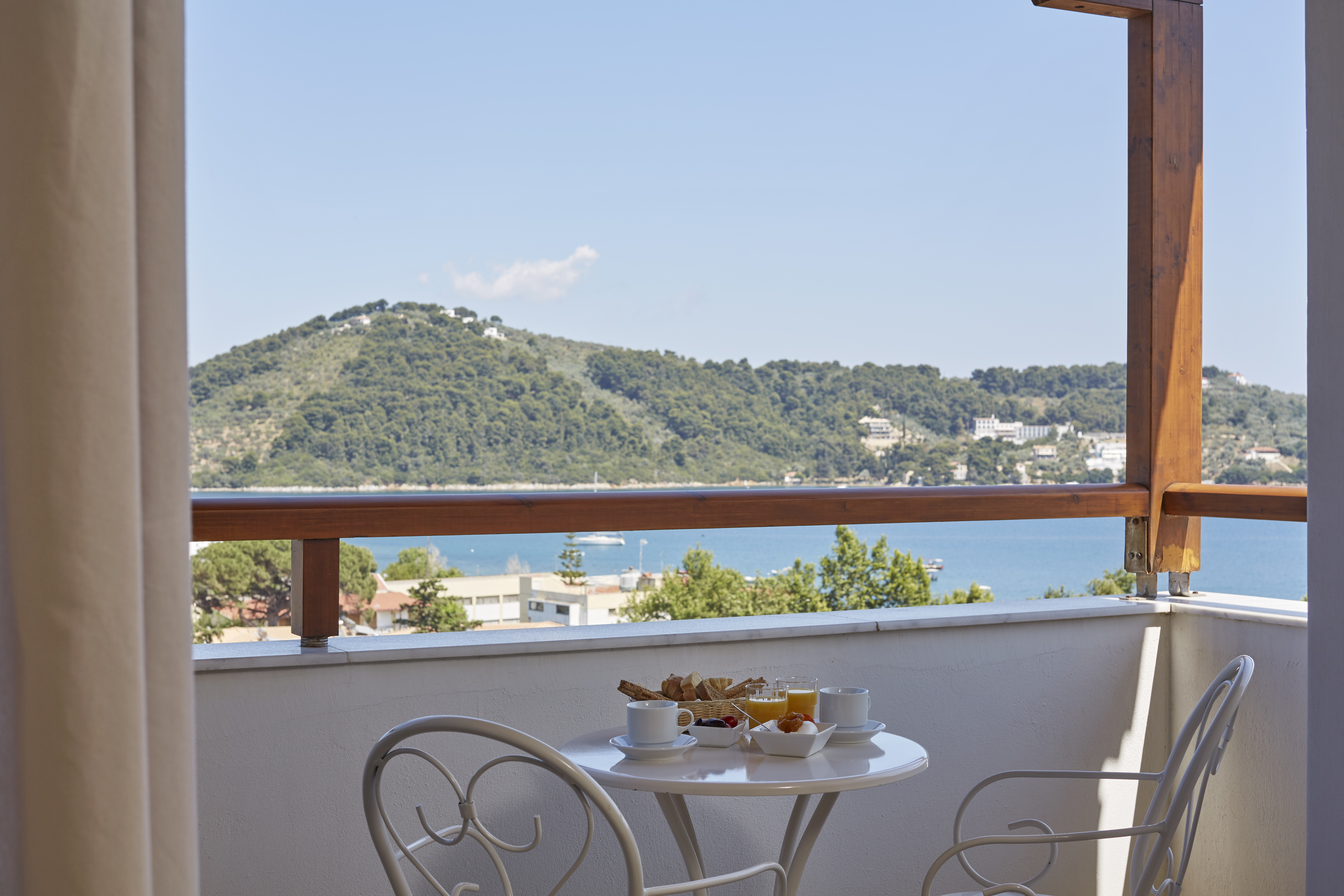 Skiathos  Living