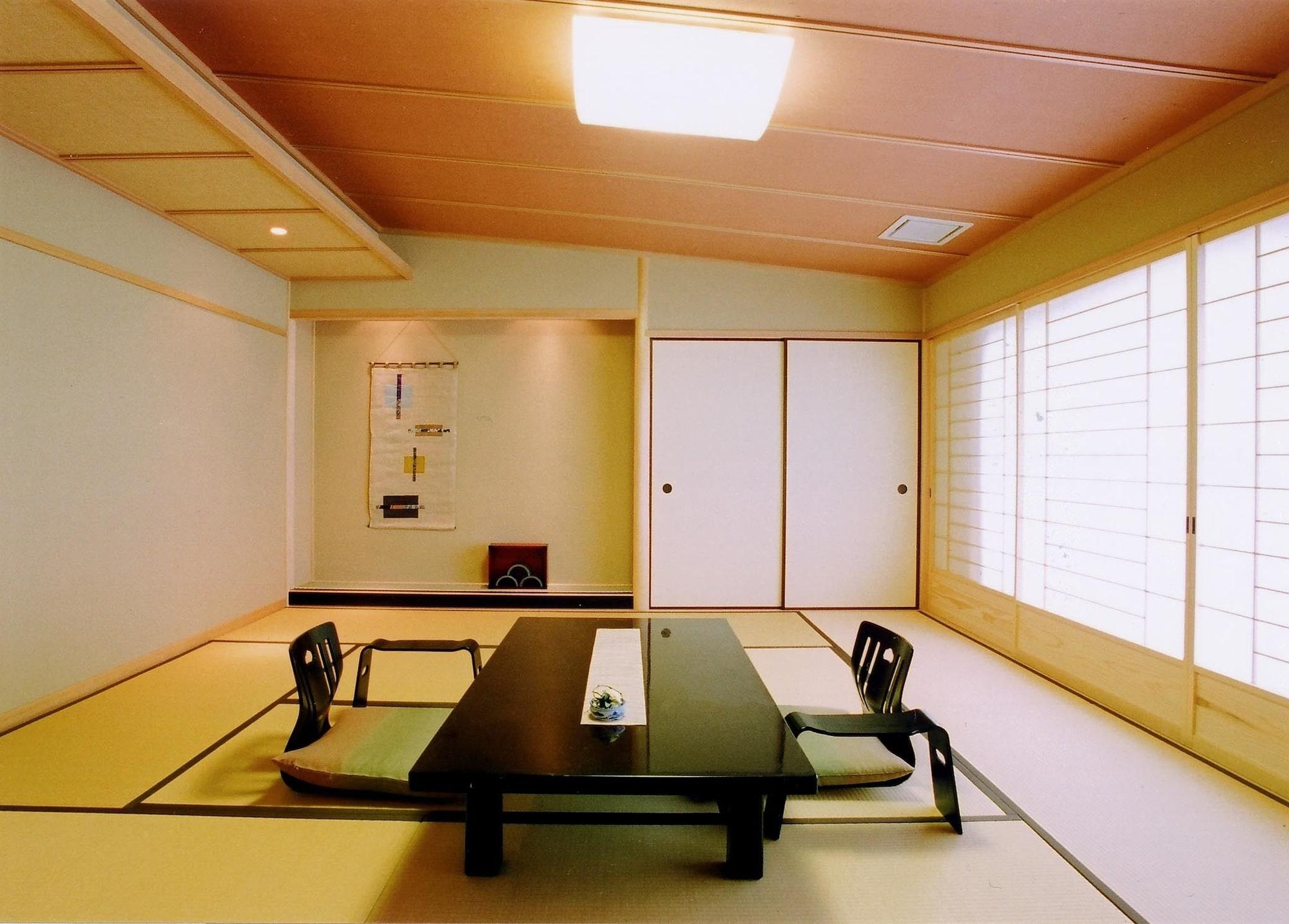 Kamogawa-Kan Inn