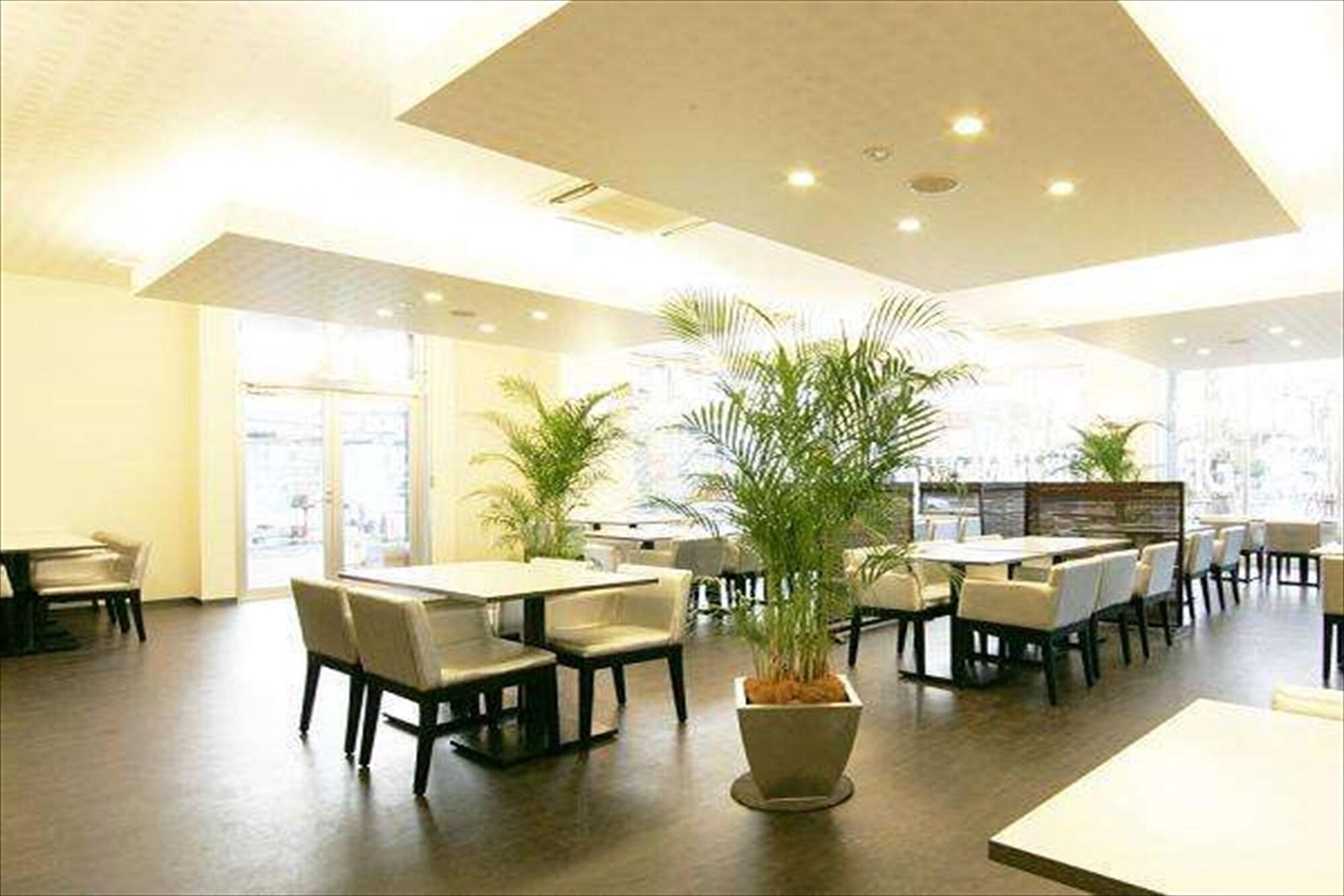 Green Rich Hotel Osaka Airport by null