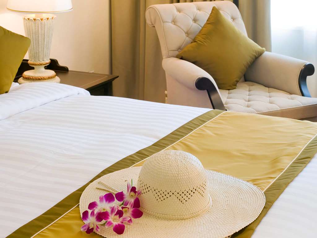 Mercure Orange by null