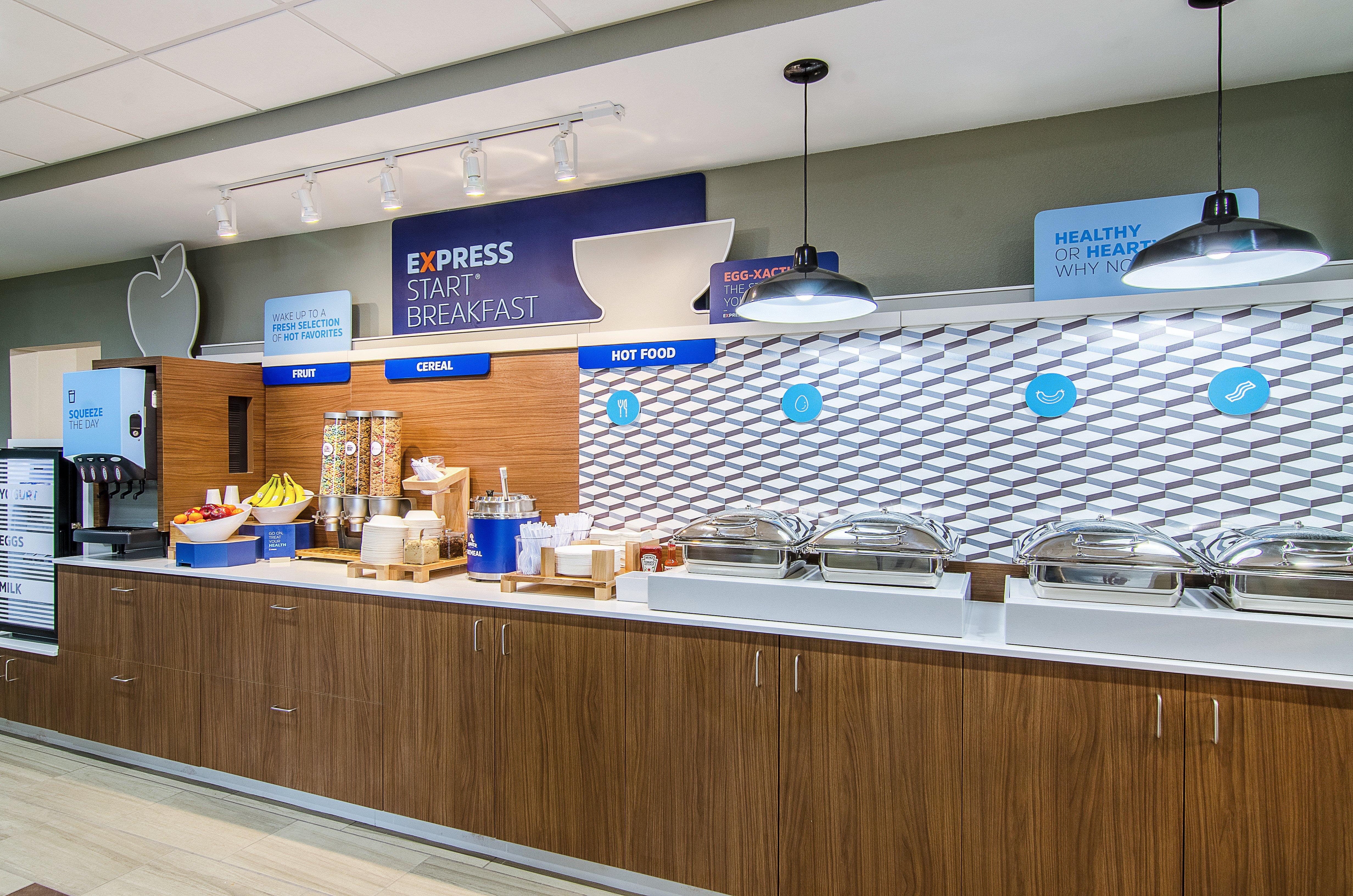 Holiday Inn Express & Suites Atchison By IHG