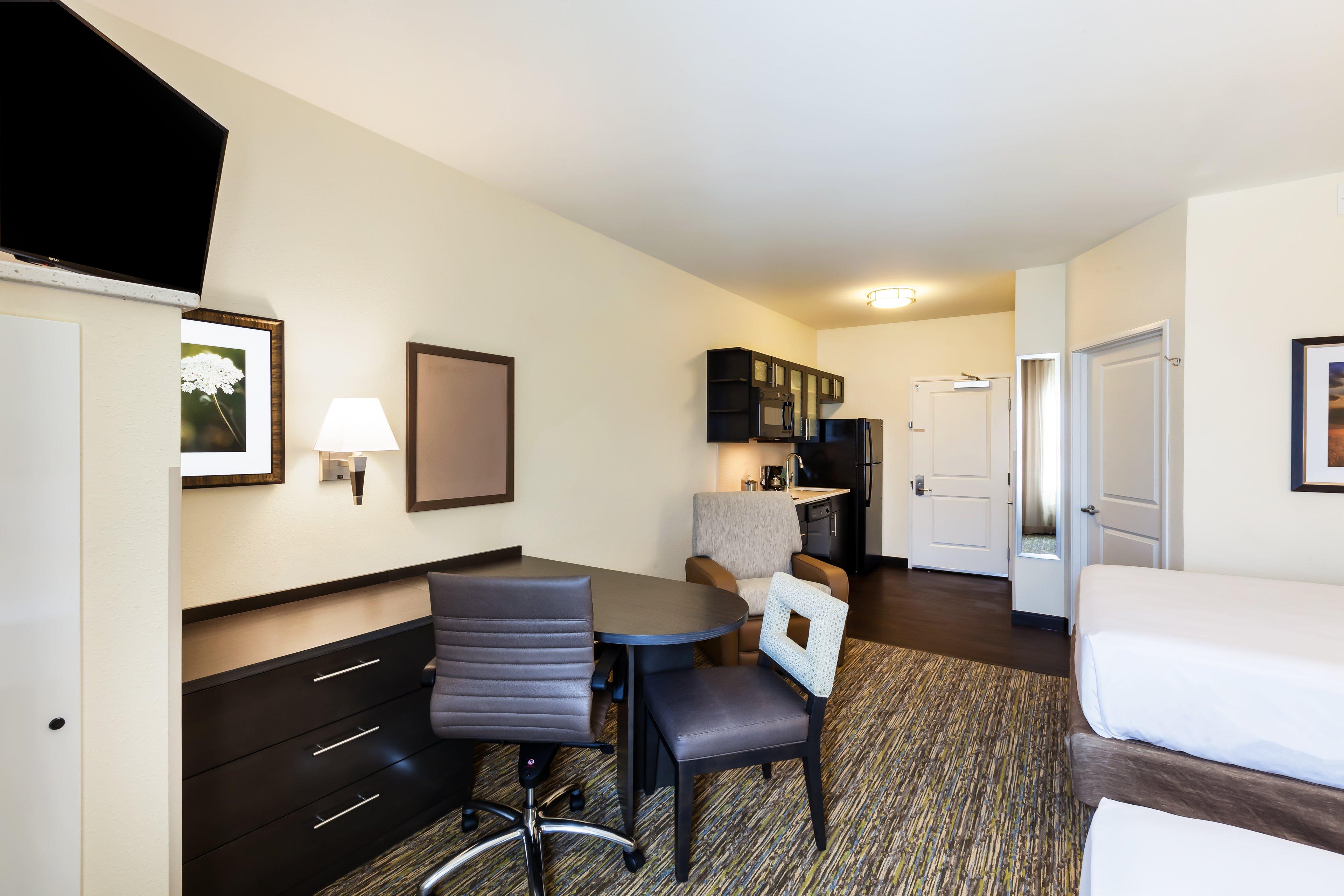 Candlewood Suites Lenexa - Overland Park Area