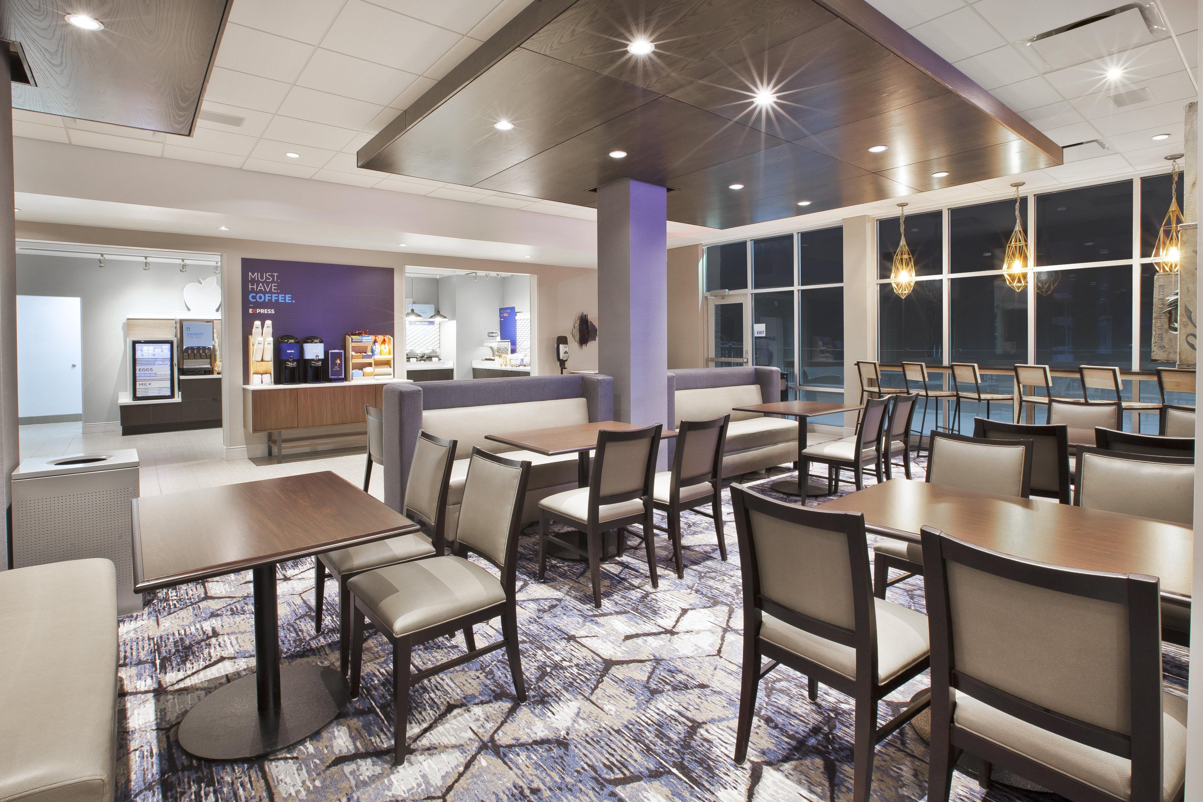 Holiday Inn Express Suites Okemos University Area