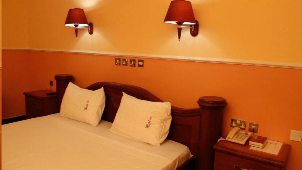 Hi Point Hotel & Suites
