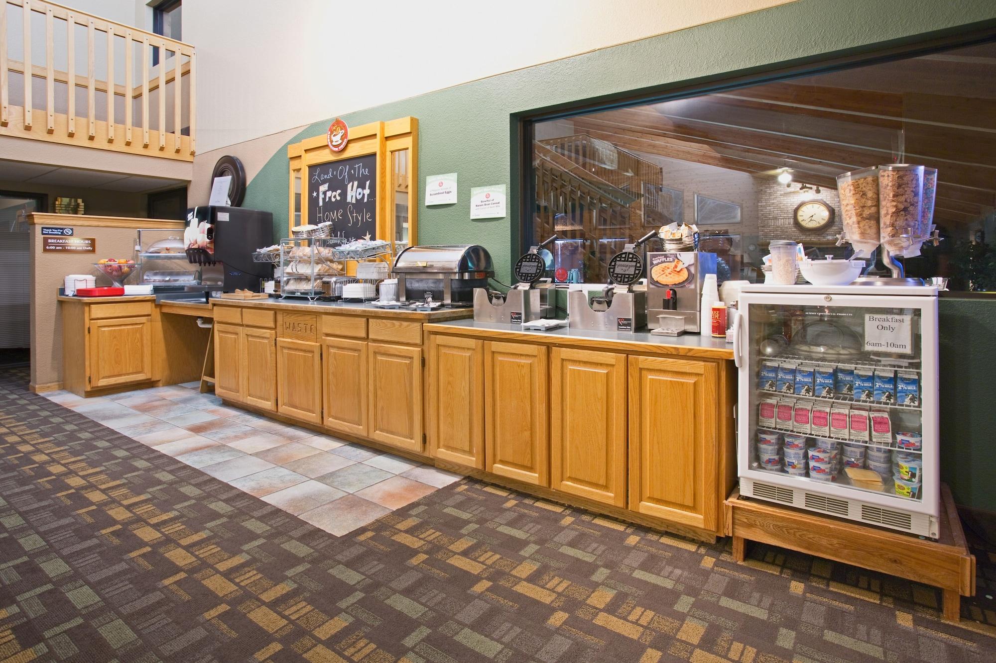 AmericInn Lodge & Suites Wisconsin Rapids