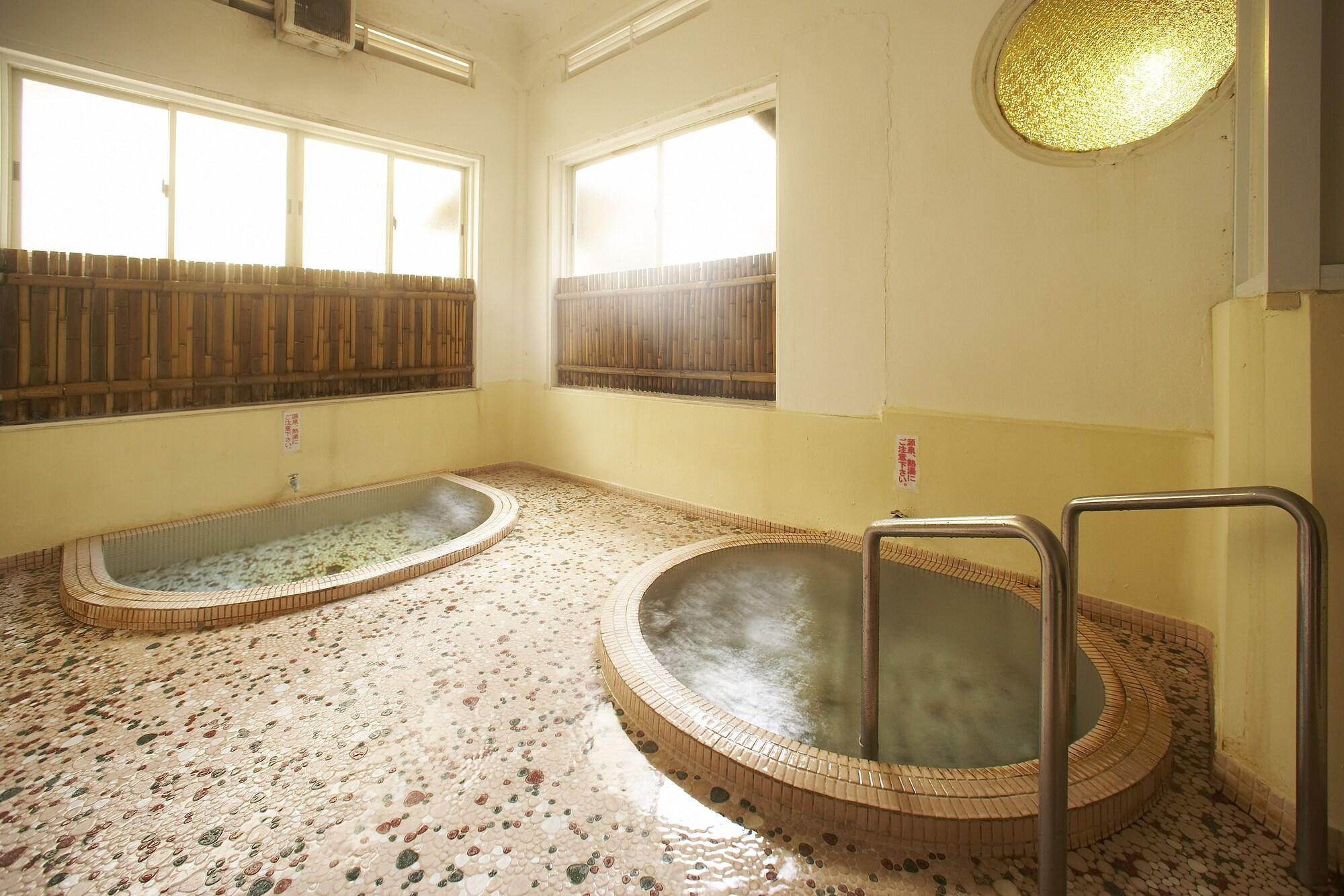 Honkan, Sekizen-kan by null