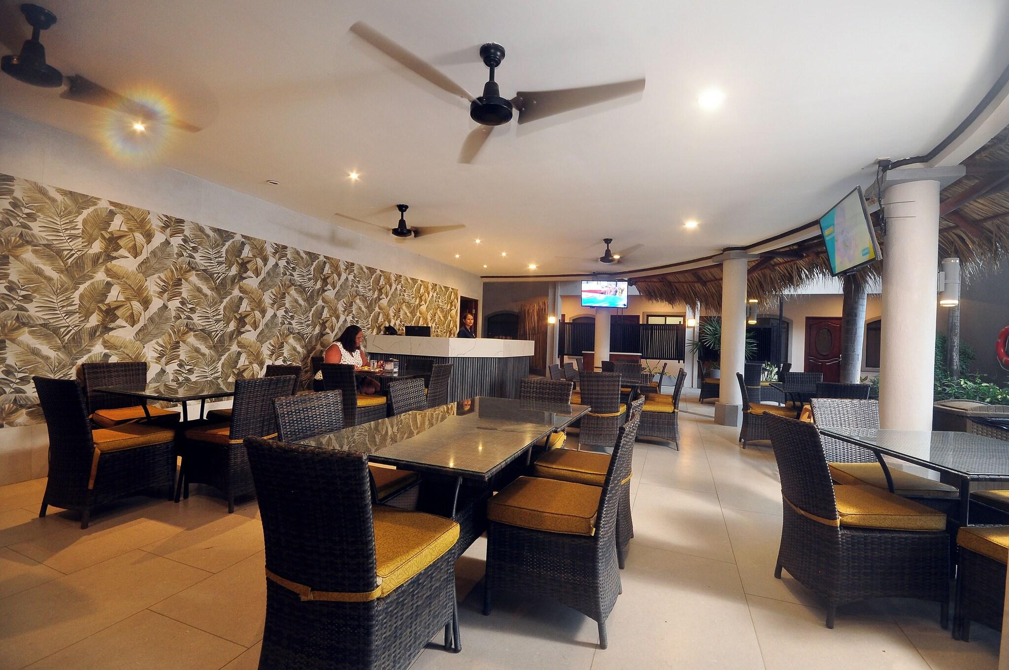Hotel Colono Beach