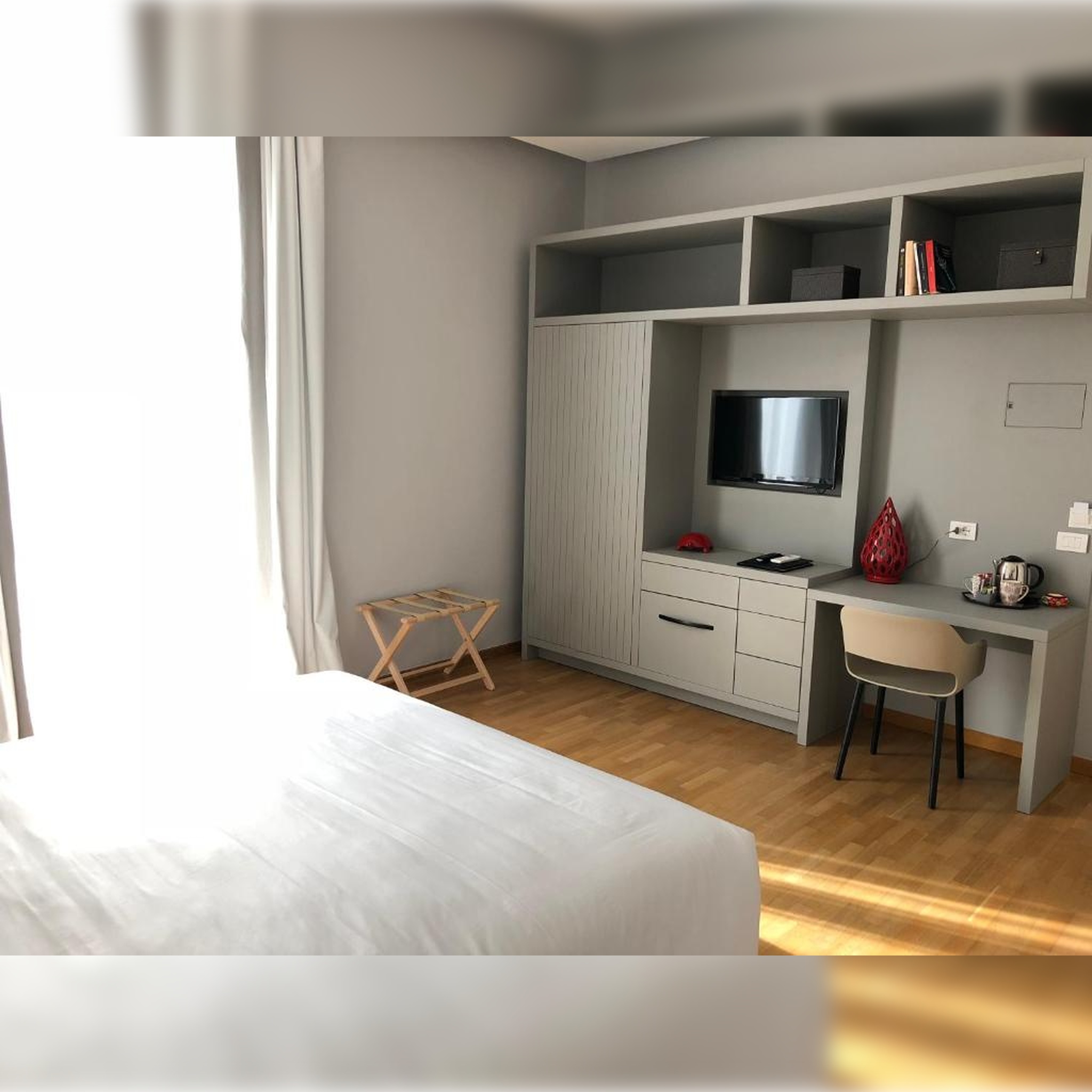 200 Rooms & Terrace by null