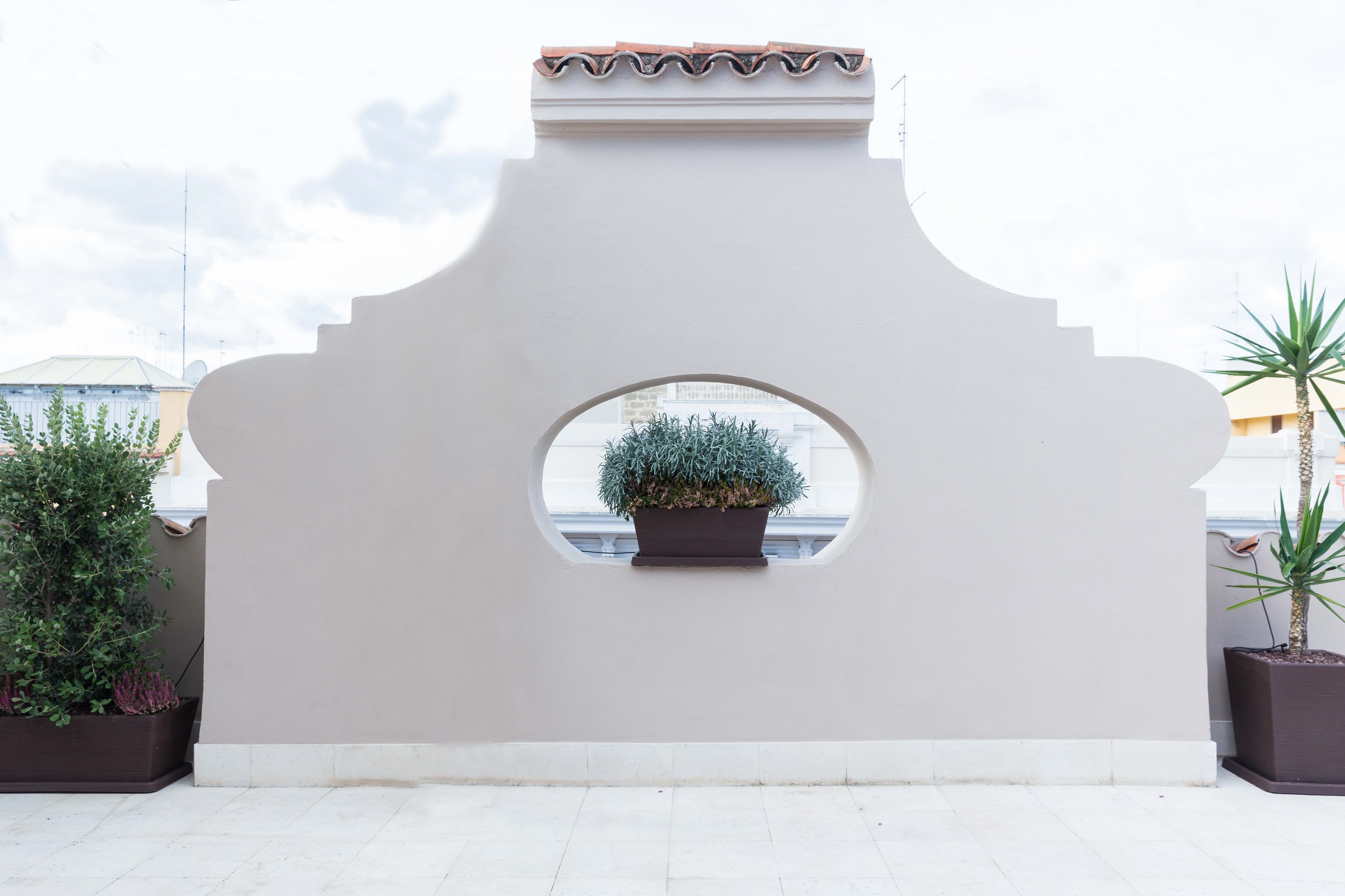 200 Rooms & Terrace by null