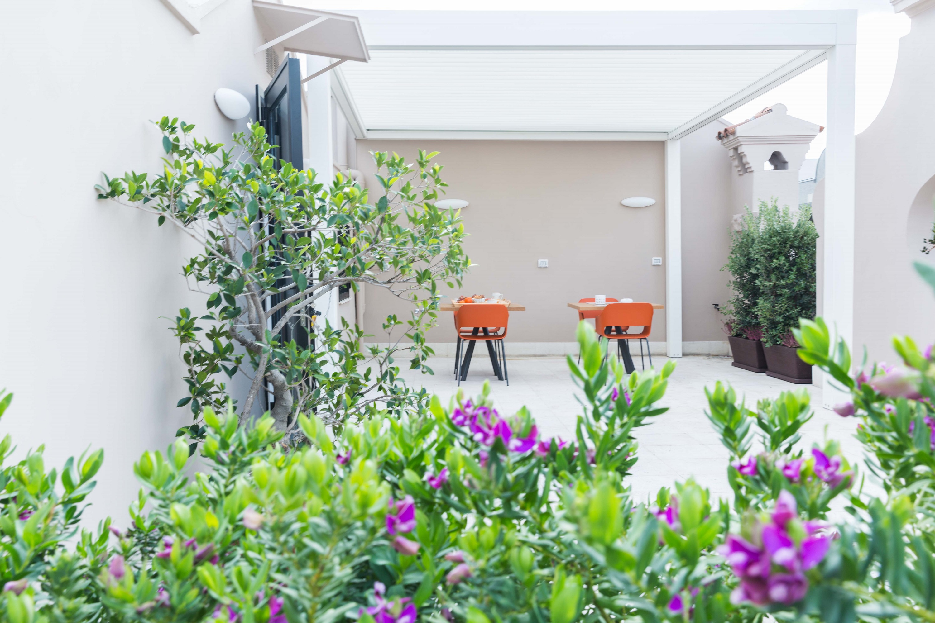 200 Rooms & Terrace by null