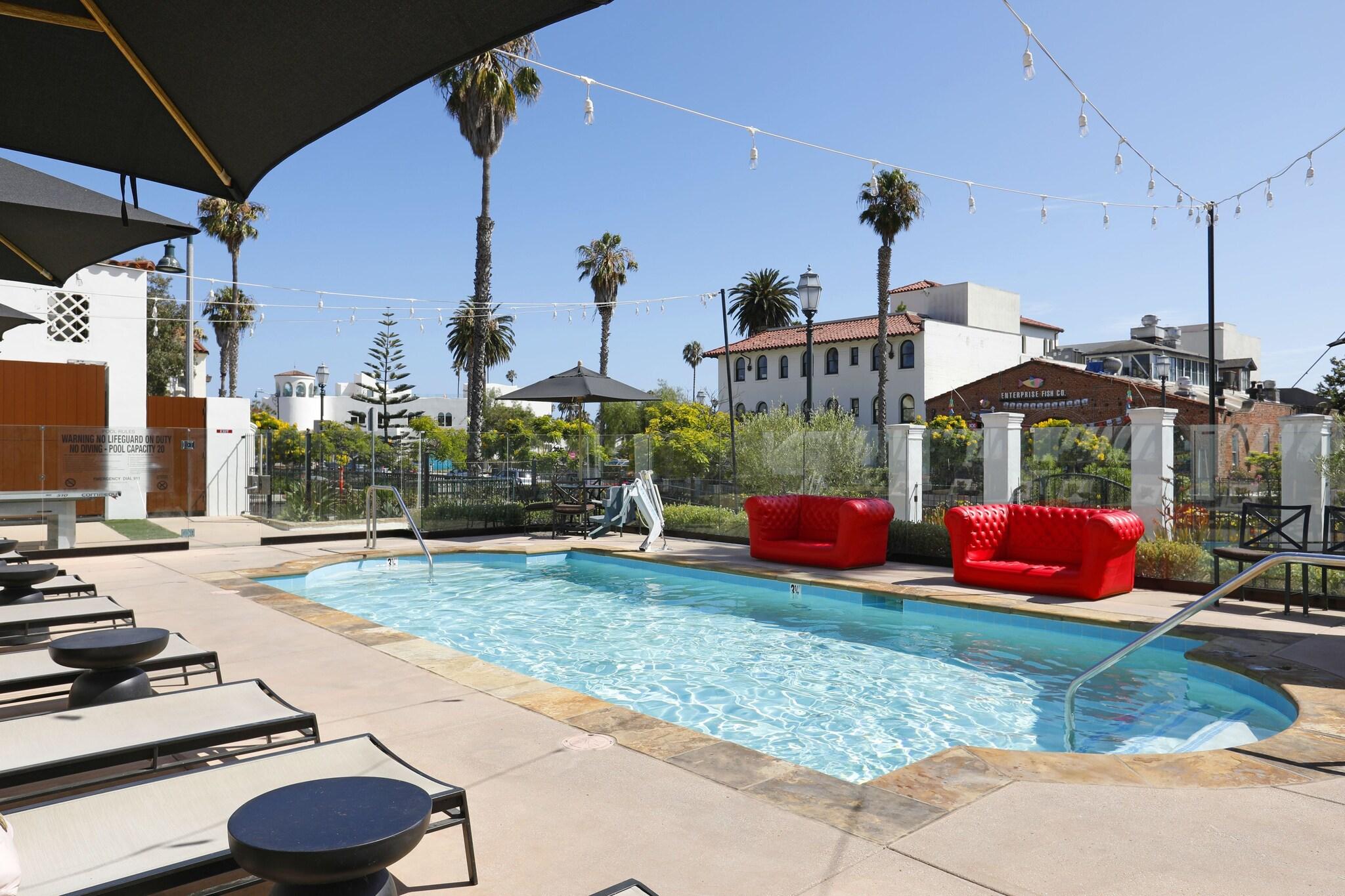 Moxy Santa Barbara by null