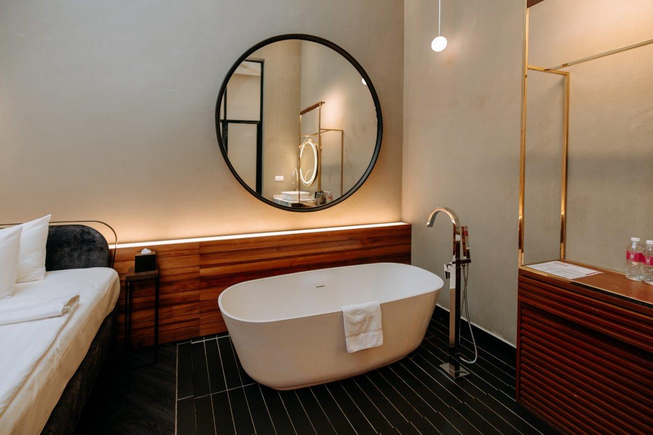 MOV Hotel by null