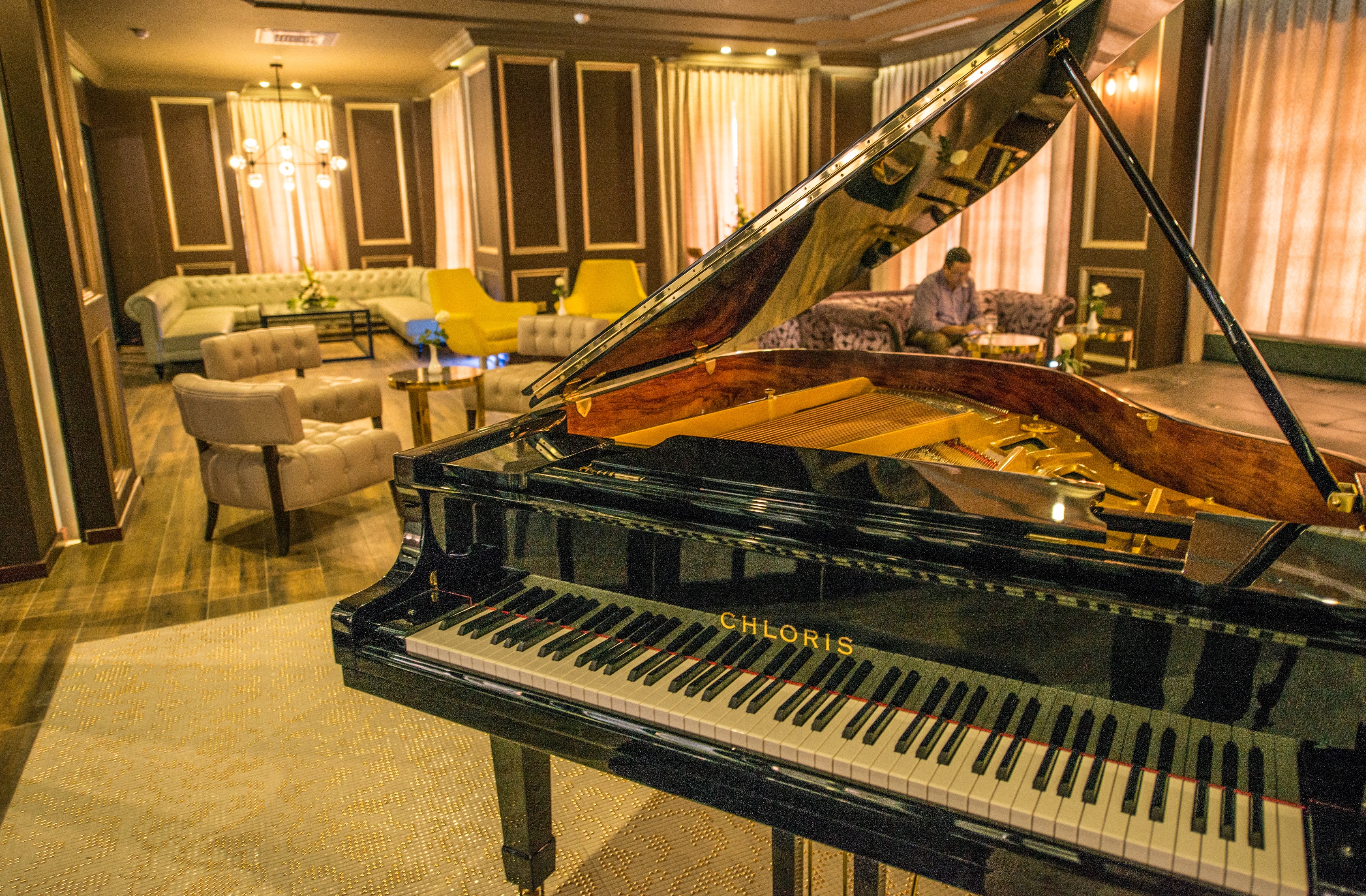 Rose Garden Hotel