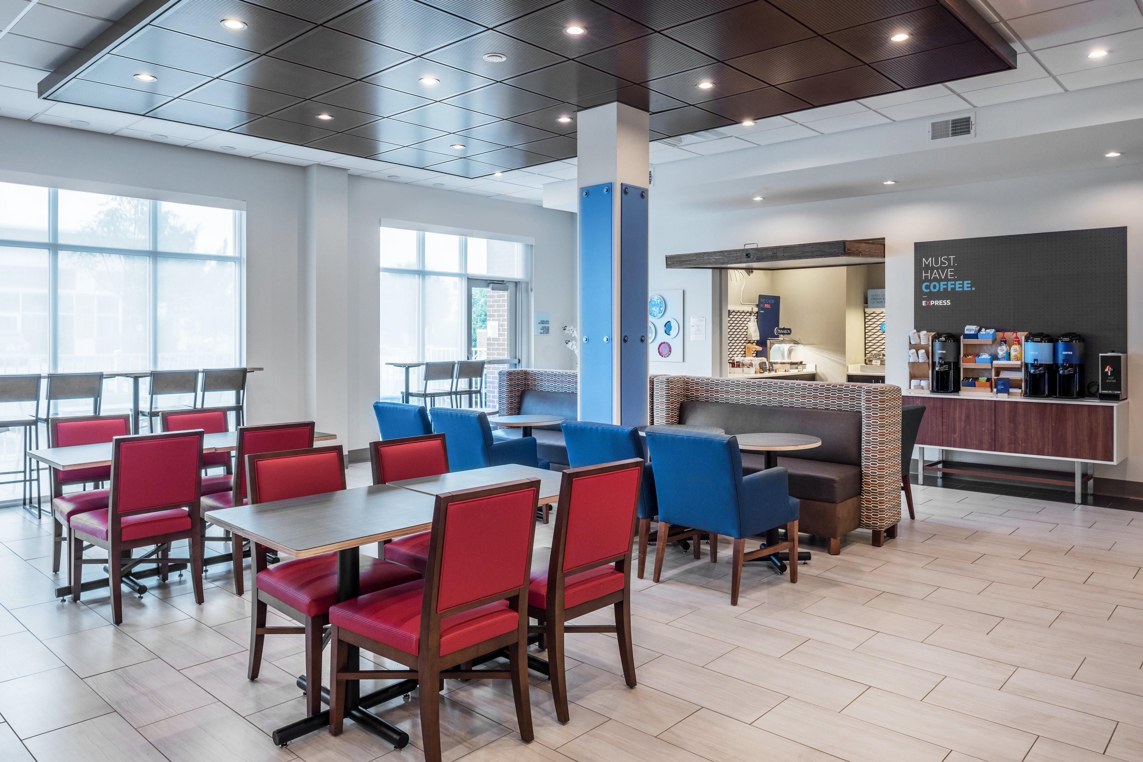 Holiday Inn Express & Suites St. Louis an IHG hote
