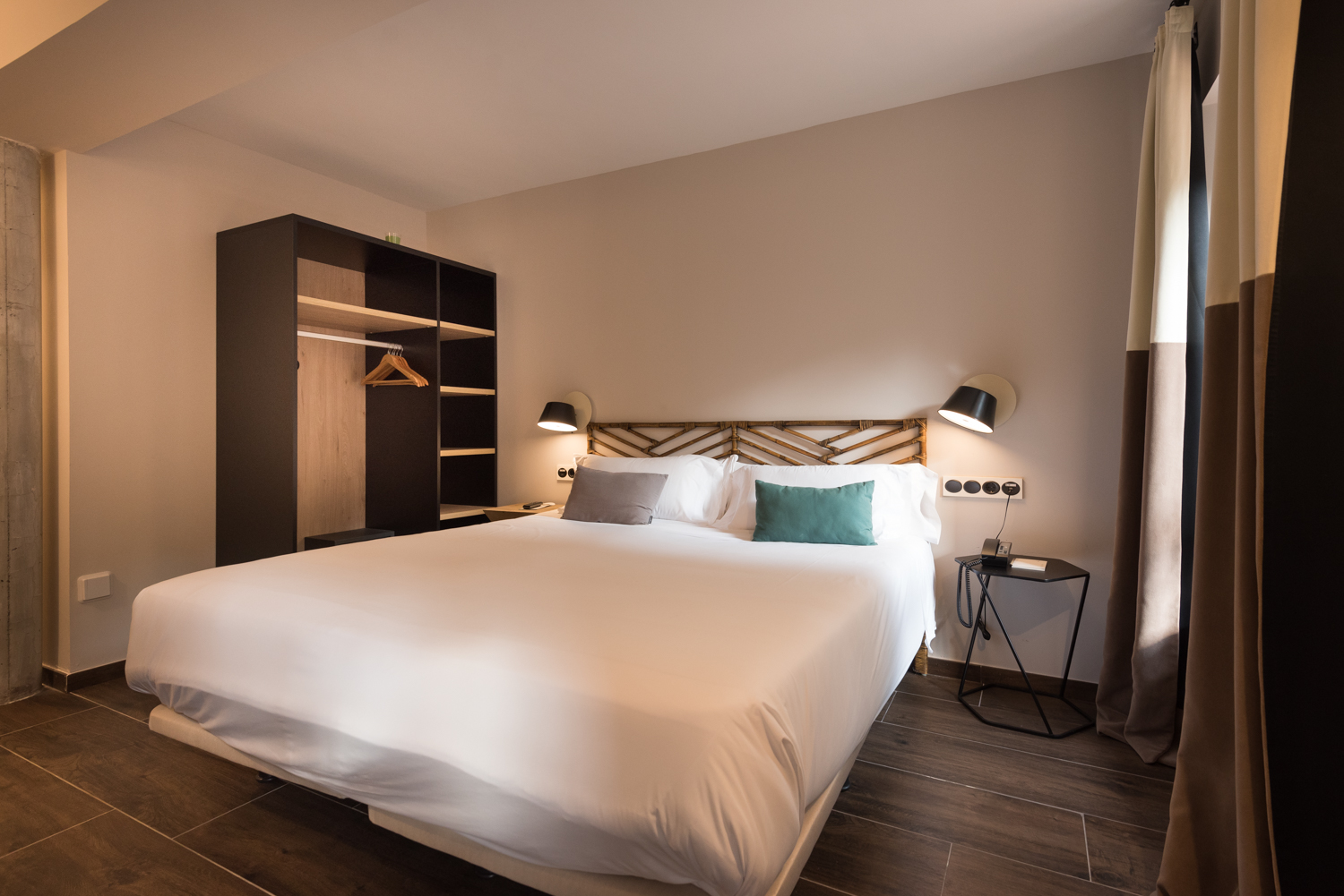 Sagarlore Hotela by null