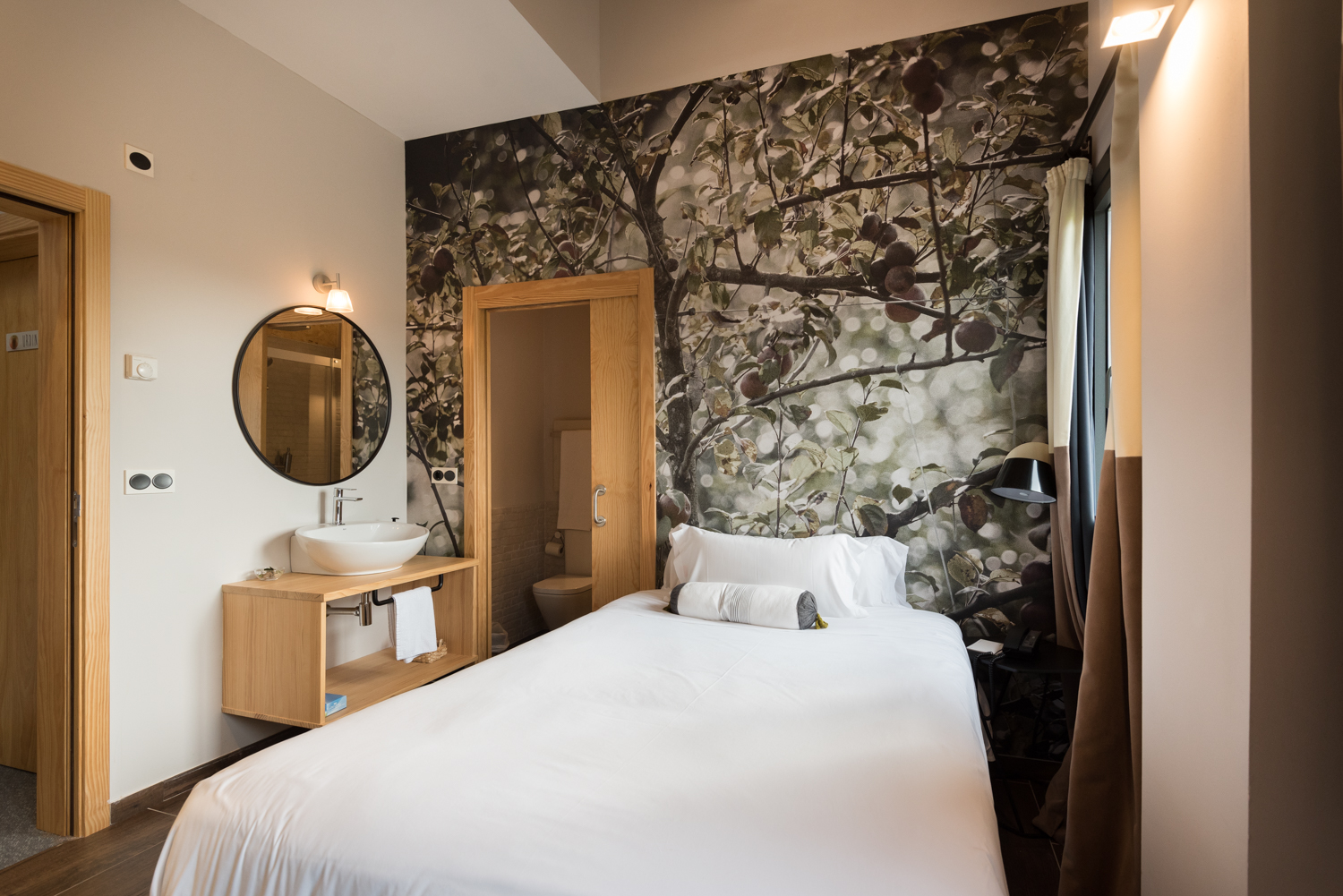 Sagarlore Hotela by null