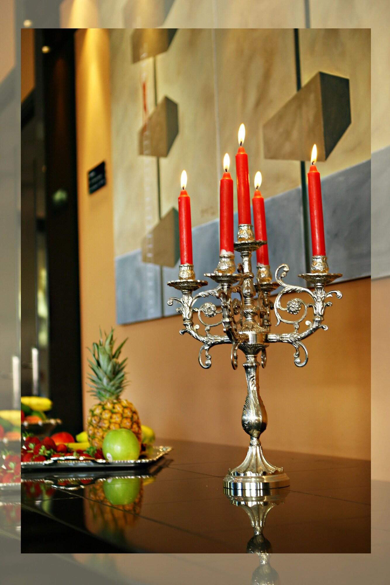 Ionis Art Hotel - фото