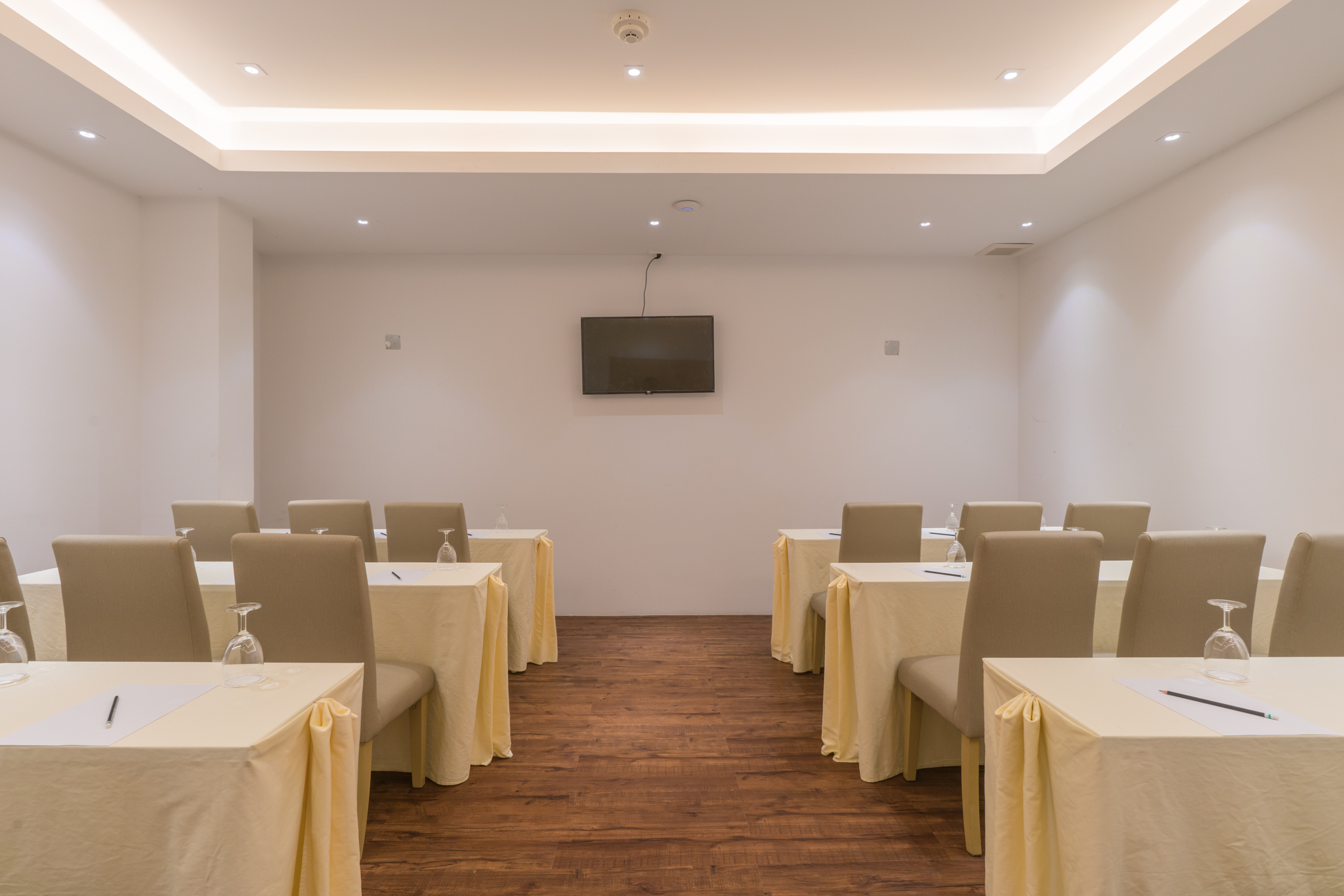 New Square Patong Hotel - photo