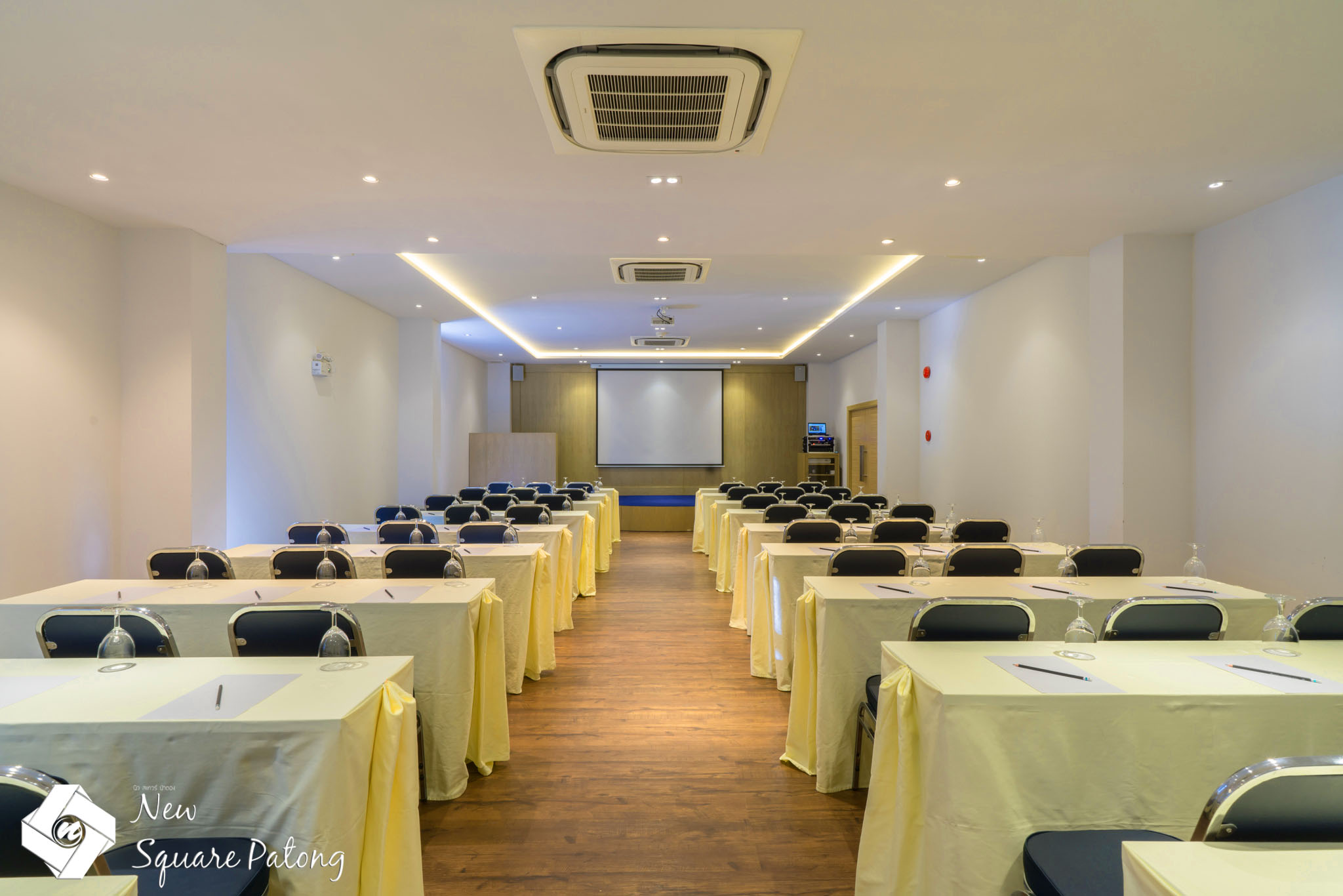 New Square Patong Hotel - photo