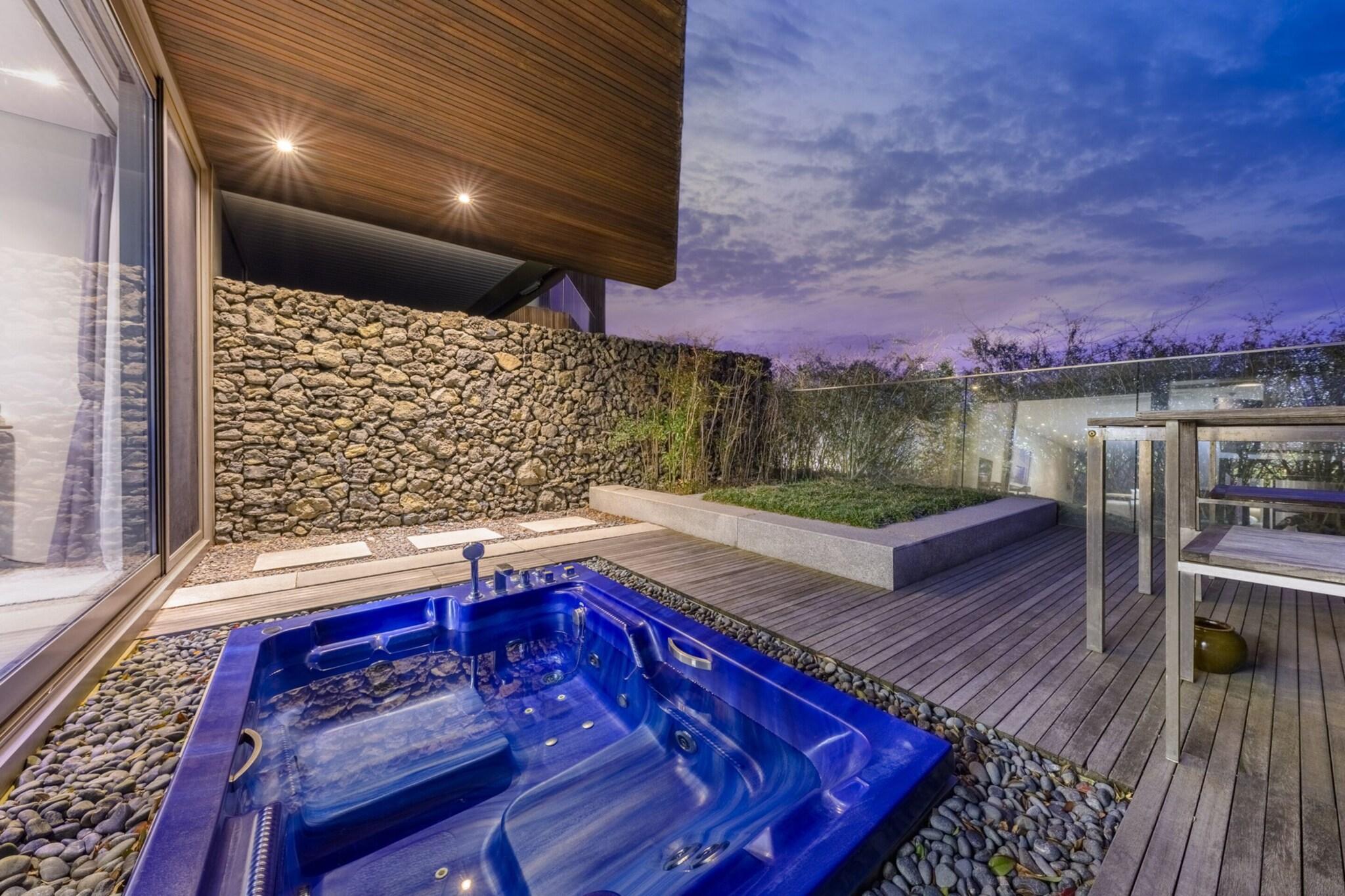 Bayhill Pool & Villa by null